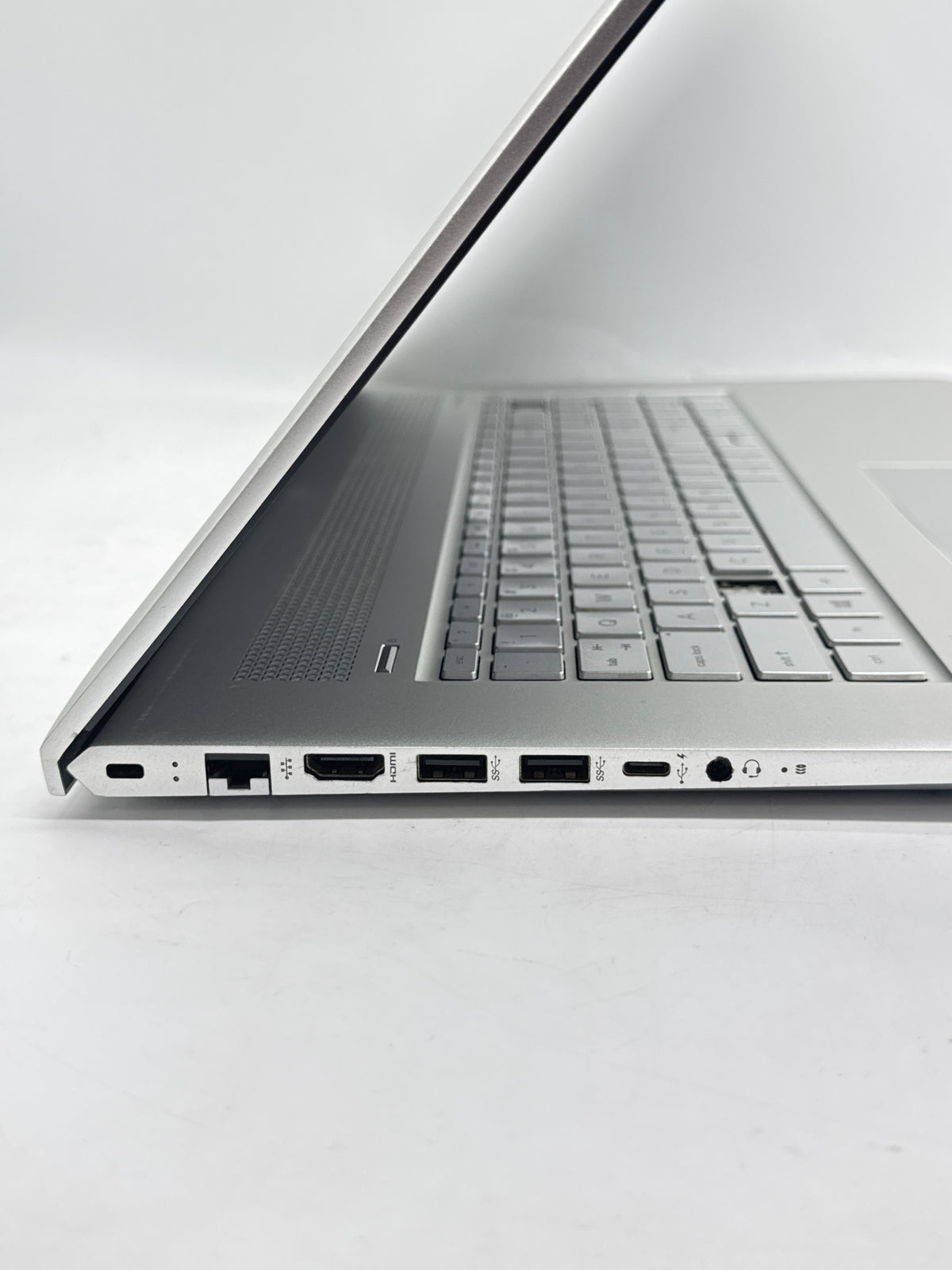 HP Envy 17-ae165nr 17" Laptop Core i7 8550U 8GB RAM 1TB HDD - For Parts