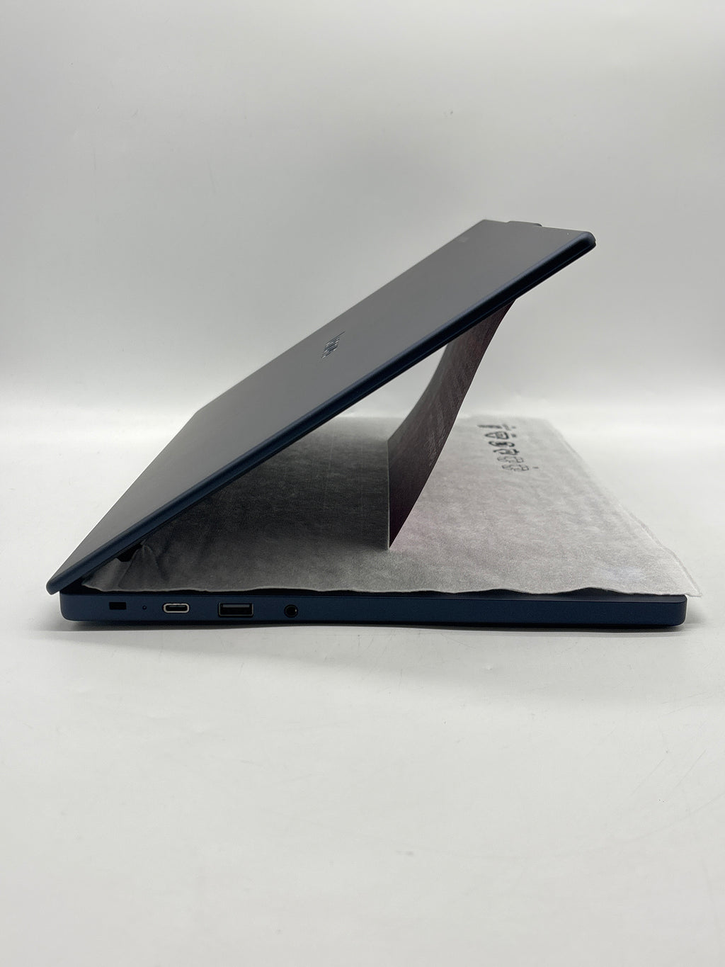 Lenovo 15ITN10 15" Intel N355 8GB RAM 128GB SSD Cosmic Blue - Open Box
