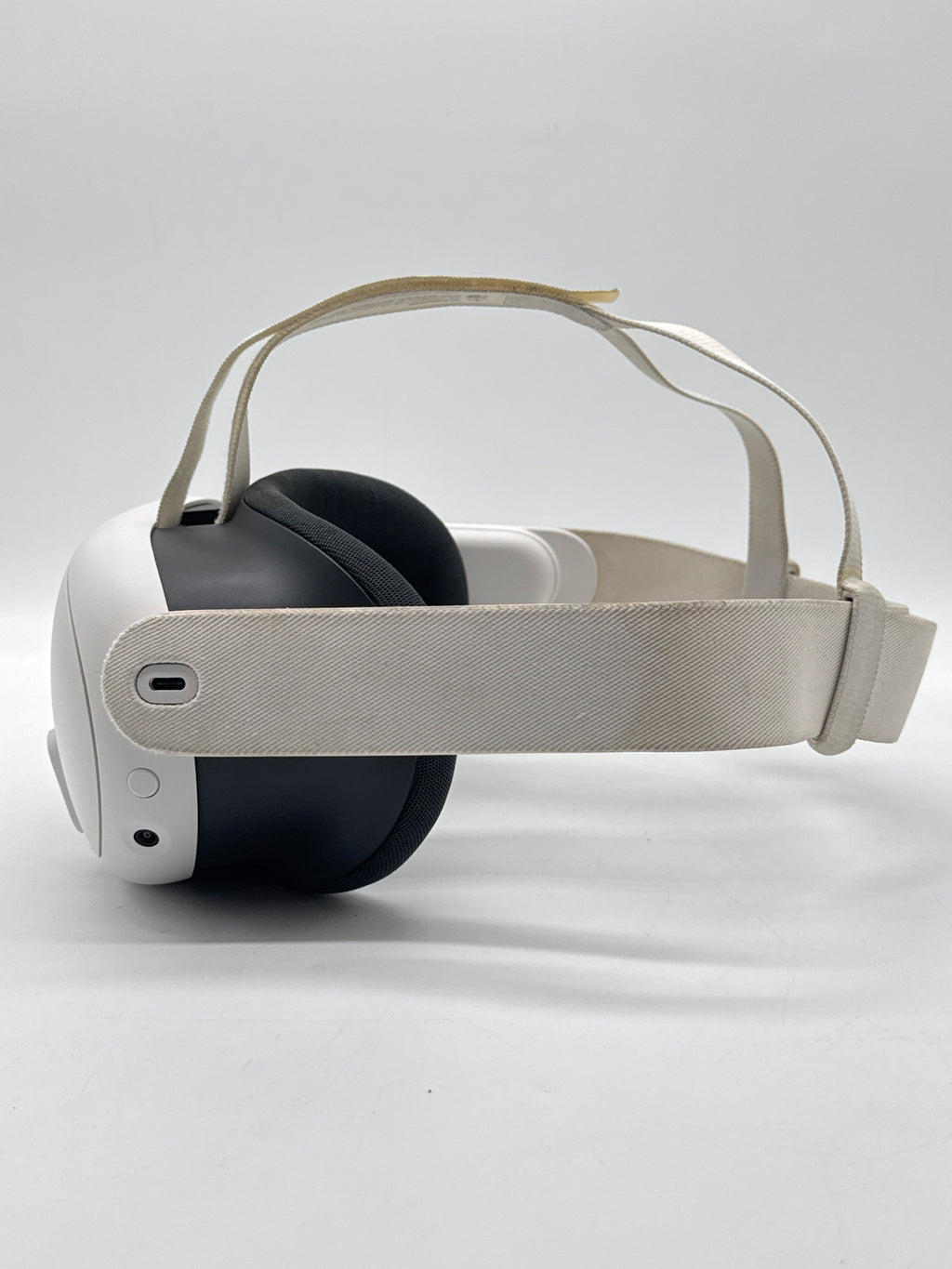 Meta Quest 3 Standalone VR Headset White 128GB - For Parts (Read DESC)