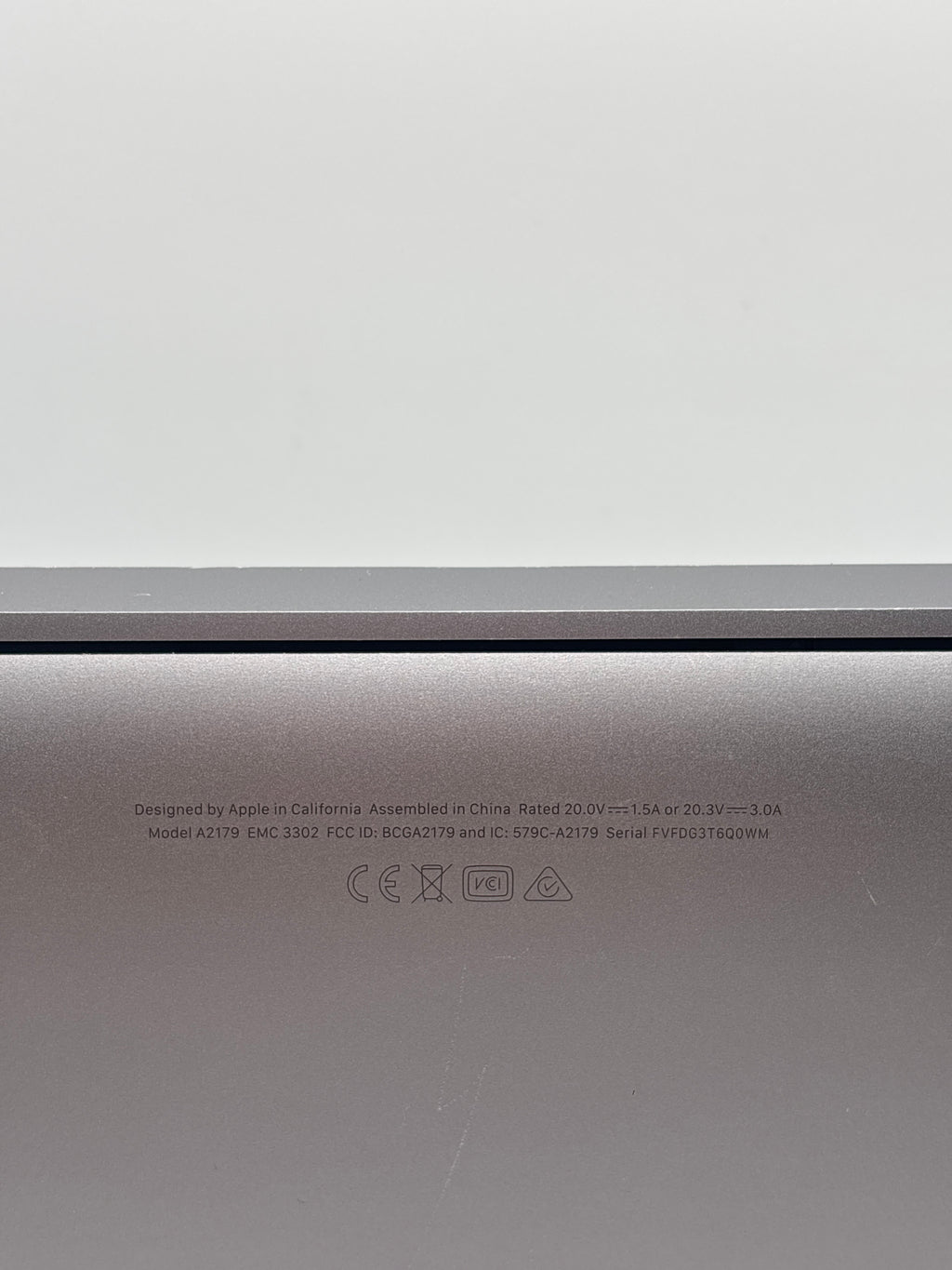 Apple MacBook Air 13.3" A2179 2020 i3 8GB RAM 128GB SSD - For Parts (No OS)