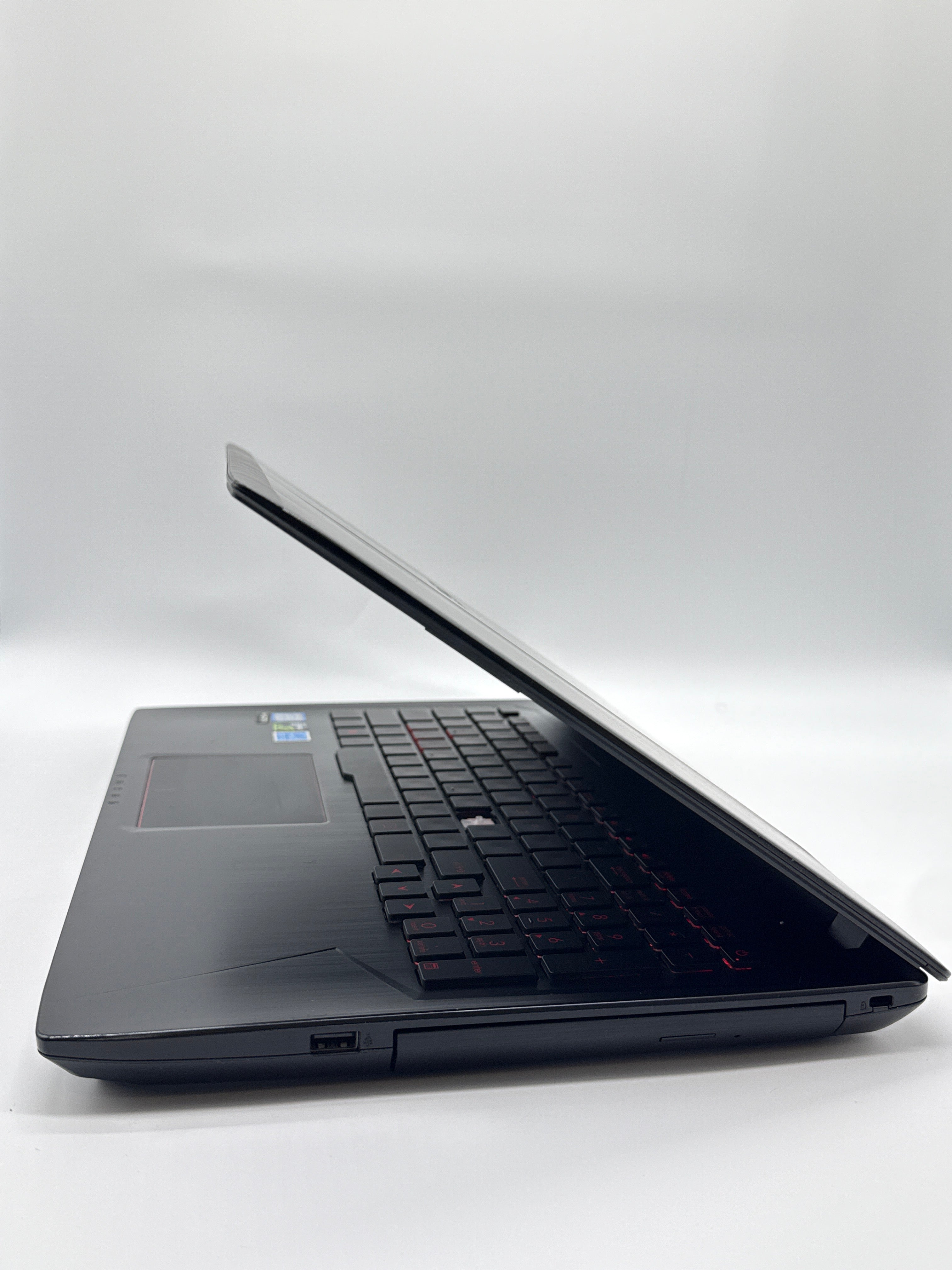 Asus FX53V i7-7700HQ 8GB RAM 256GB SSD Black Laptop Broken (Read)