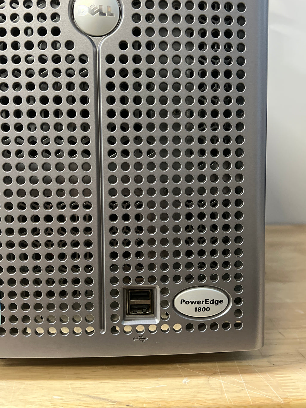 Dell PowerEdge 1800 Xeon Tower Server - (Powers On Unknown Specs)