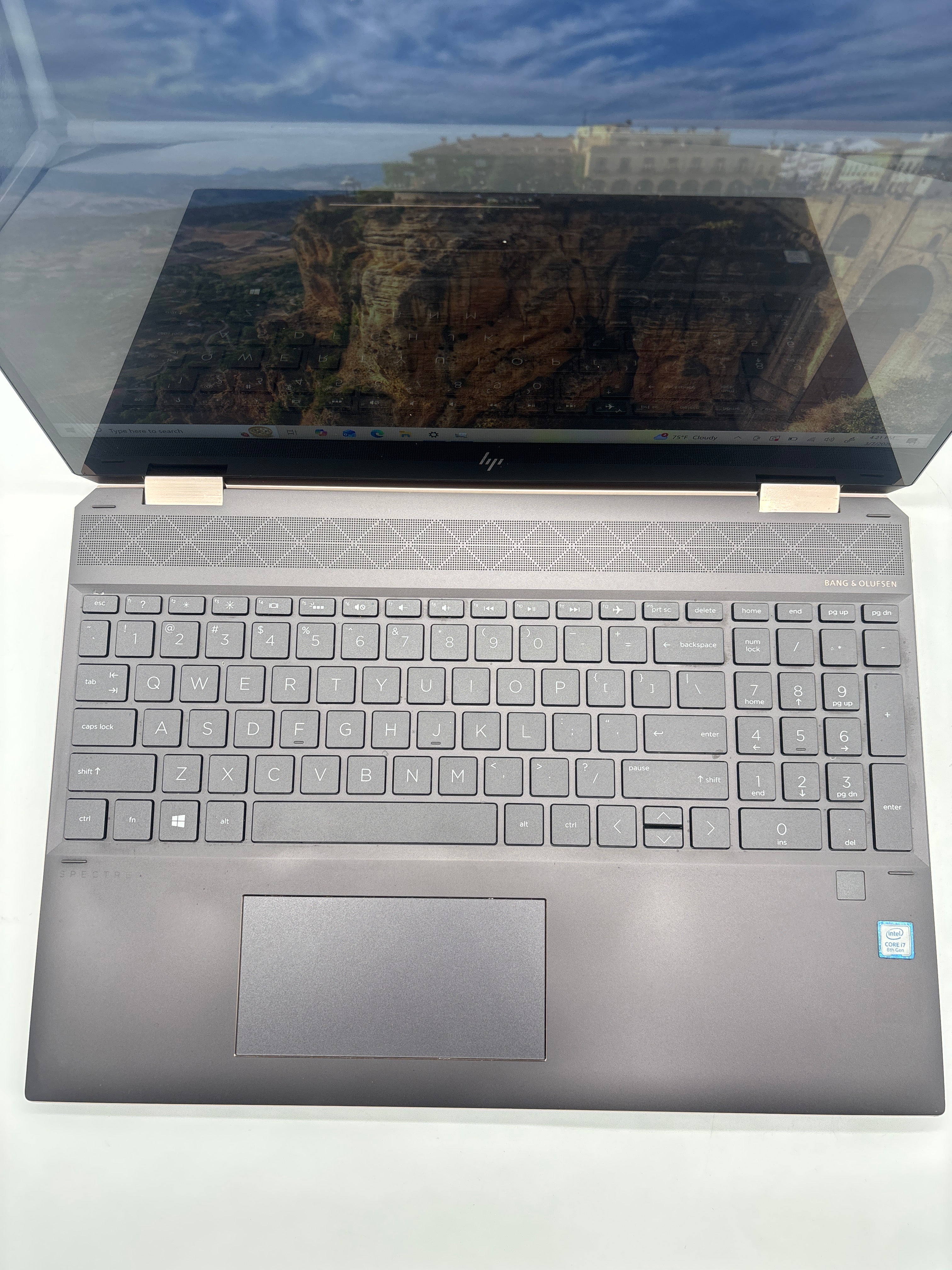 HP Spectre x360 15-df0033dx i7-8565U 16GB RAM 512GB SSD MX150