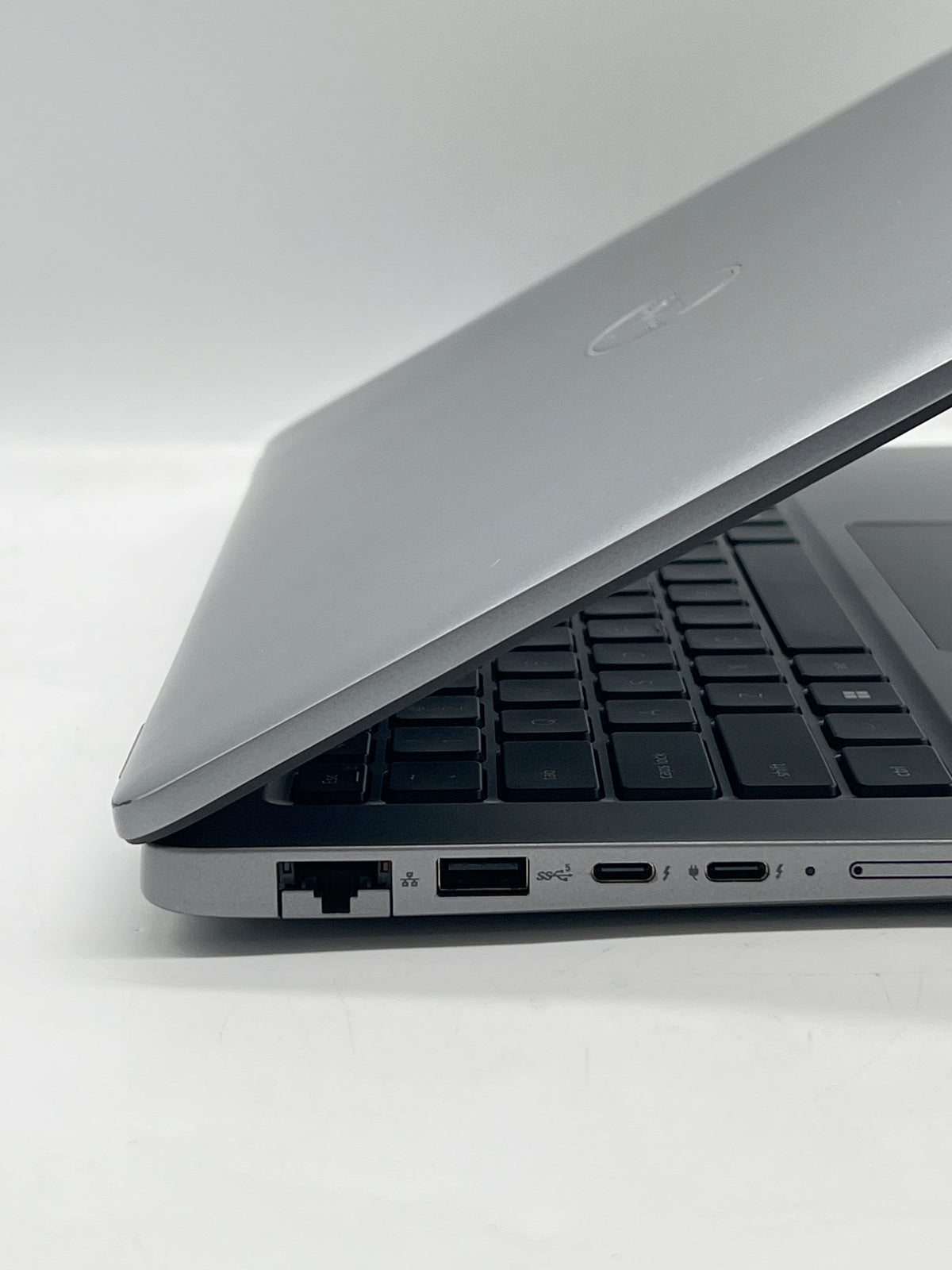 Dell Latitude 5450 13" Ultra 5 135U 16GB RAM 256GB SSD Gray - Used
