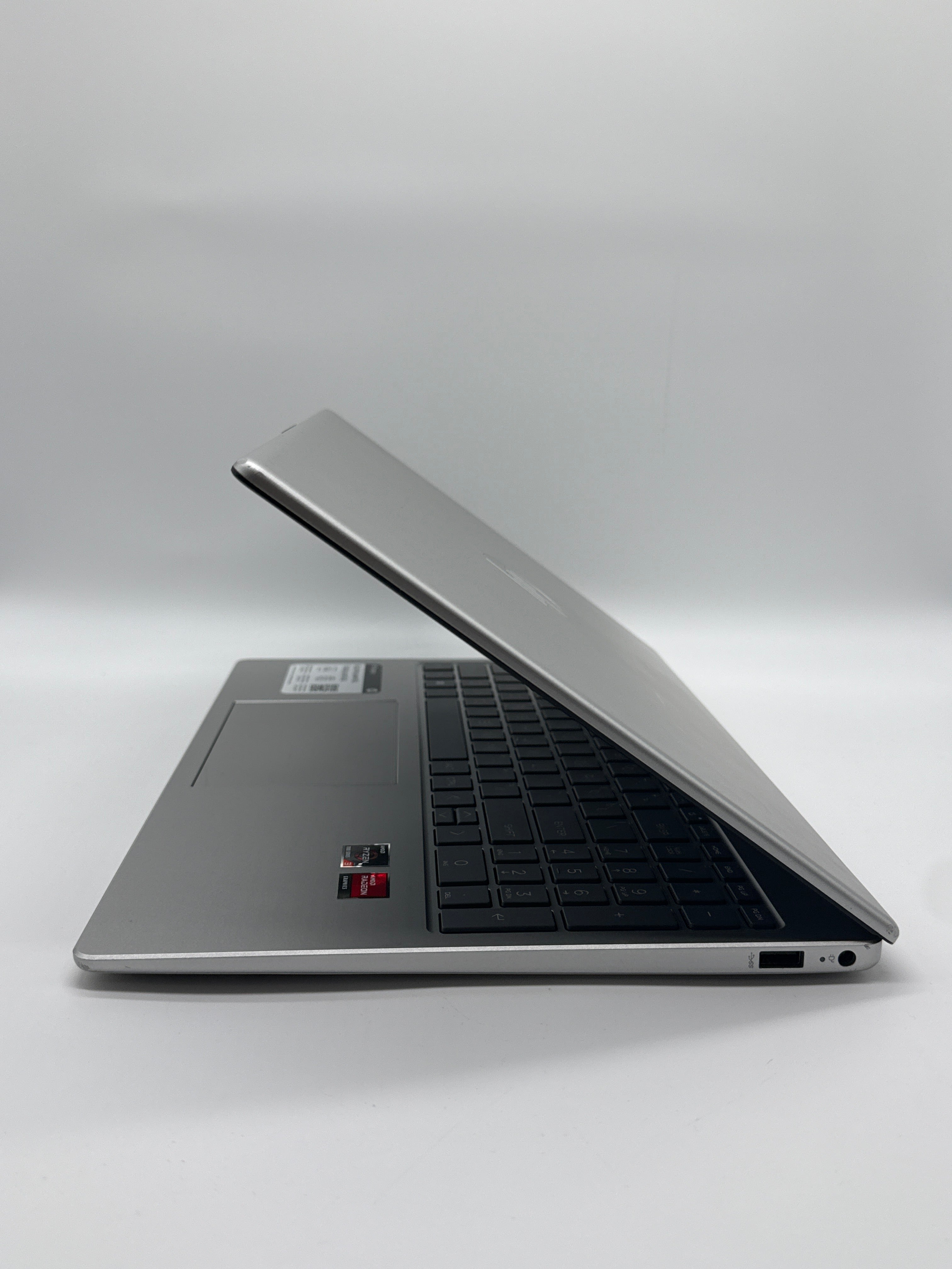 HP 15-fc0013od AMD Ryzen 3 7320U 8GB RAM 256GB SSD