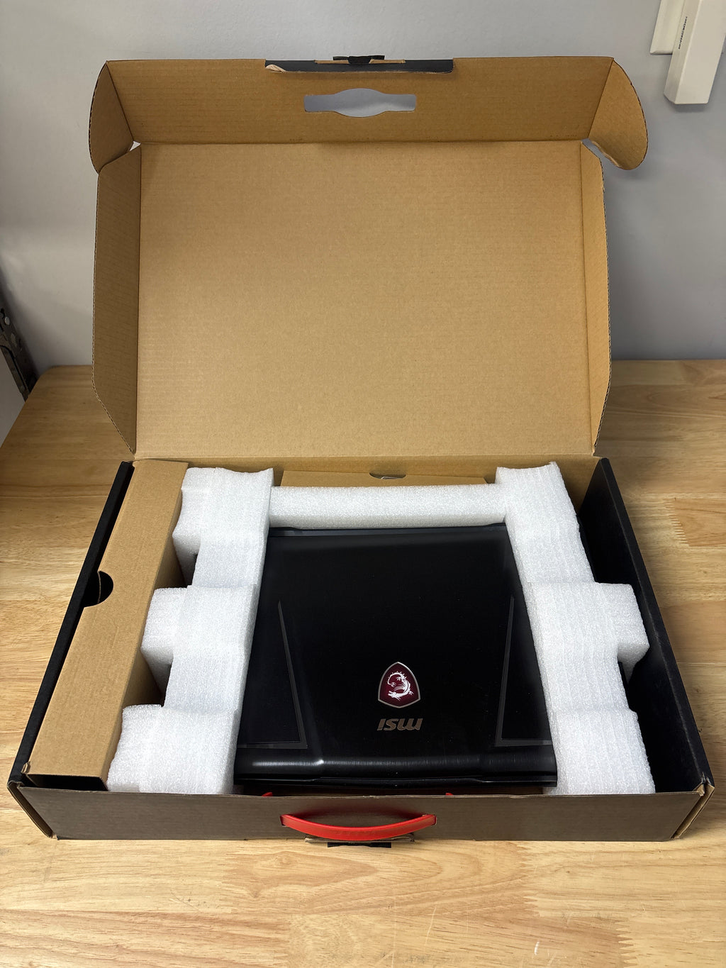 MSI GE63 Raider RGB 9SG i7 32GB RAM 512SSD RTX 2080 With Box - For Parts (Read DESC)