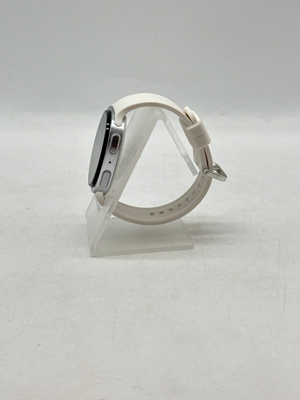 Samsung Galaxy Watch8 SM-L325U 40MM LTE - Cracked Screen