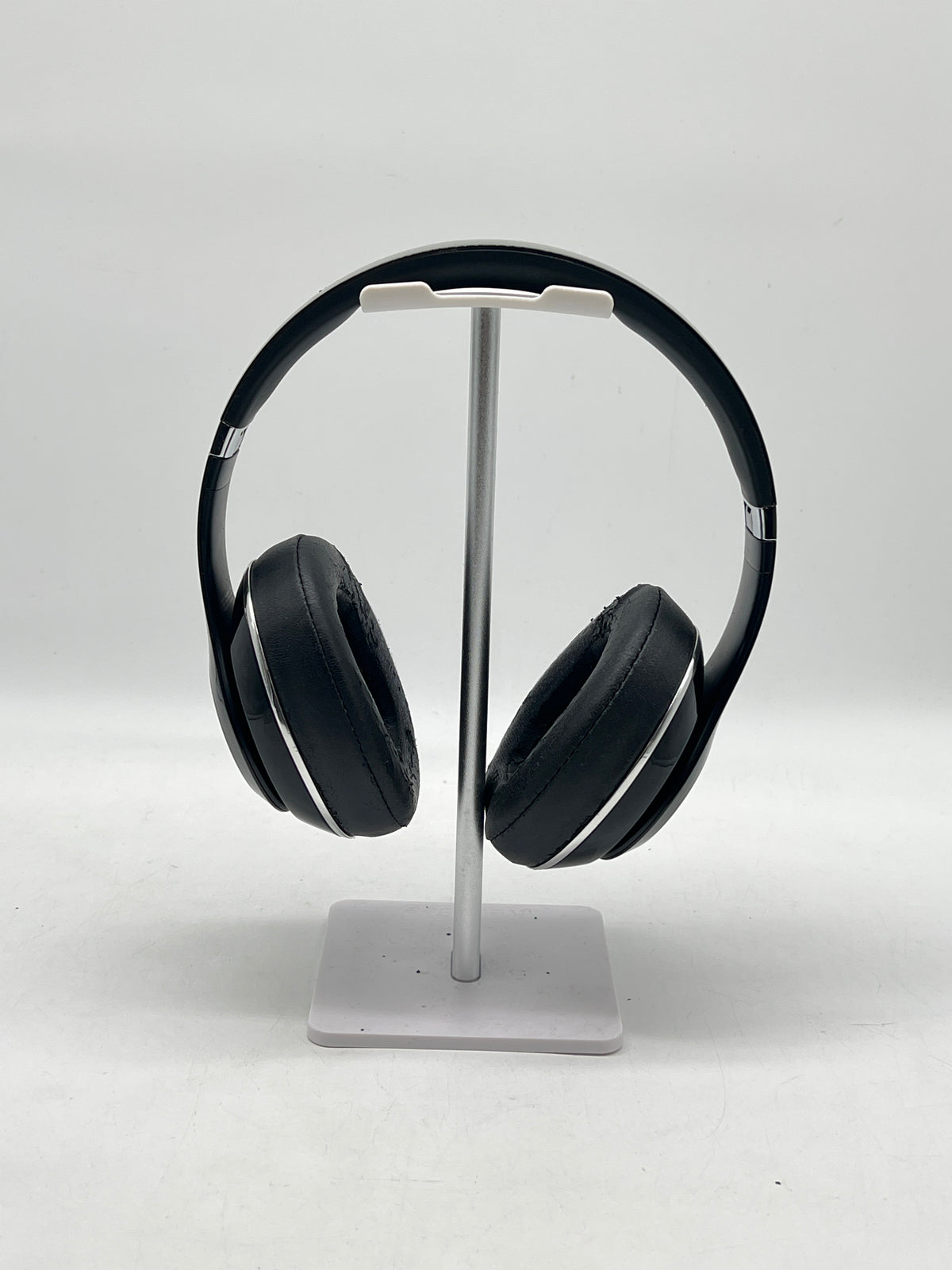 Beats Studio Wireless B0501 Over-Ear Headphones Black w/ Case - Used