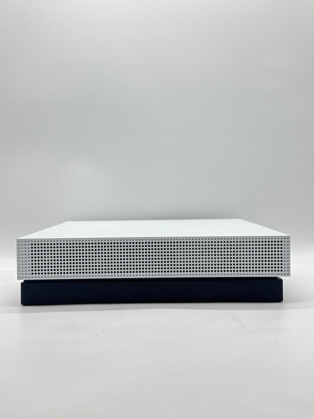 Microsoft Xbox One X (1787) 1 TB White - Used