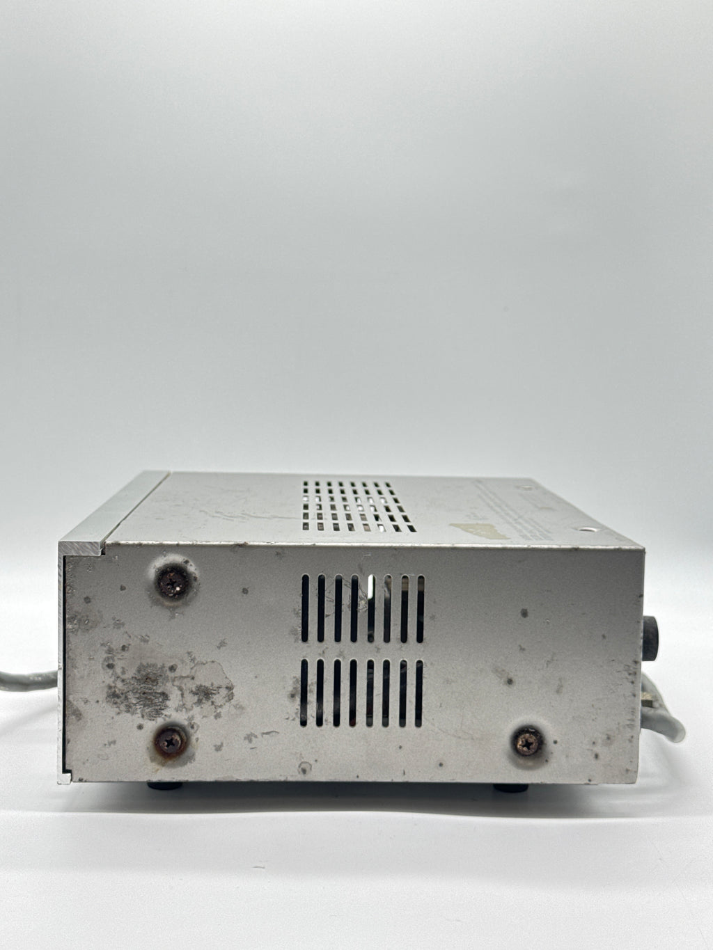 TOA A-901A Power Amplifier - For Parts [Untested Powers On]