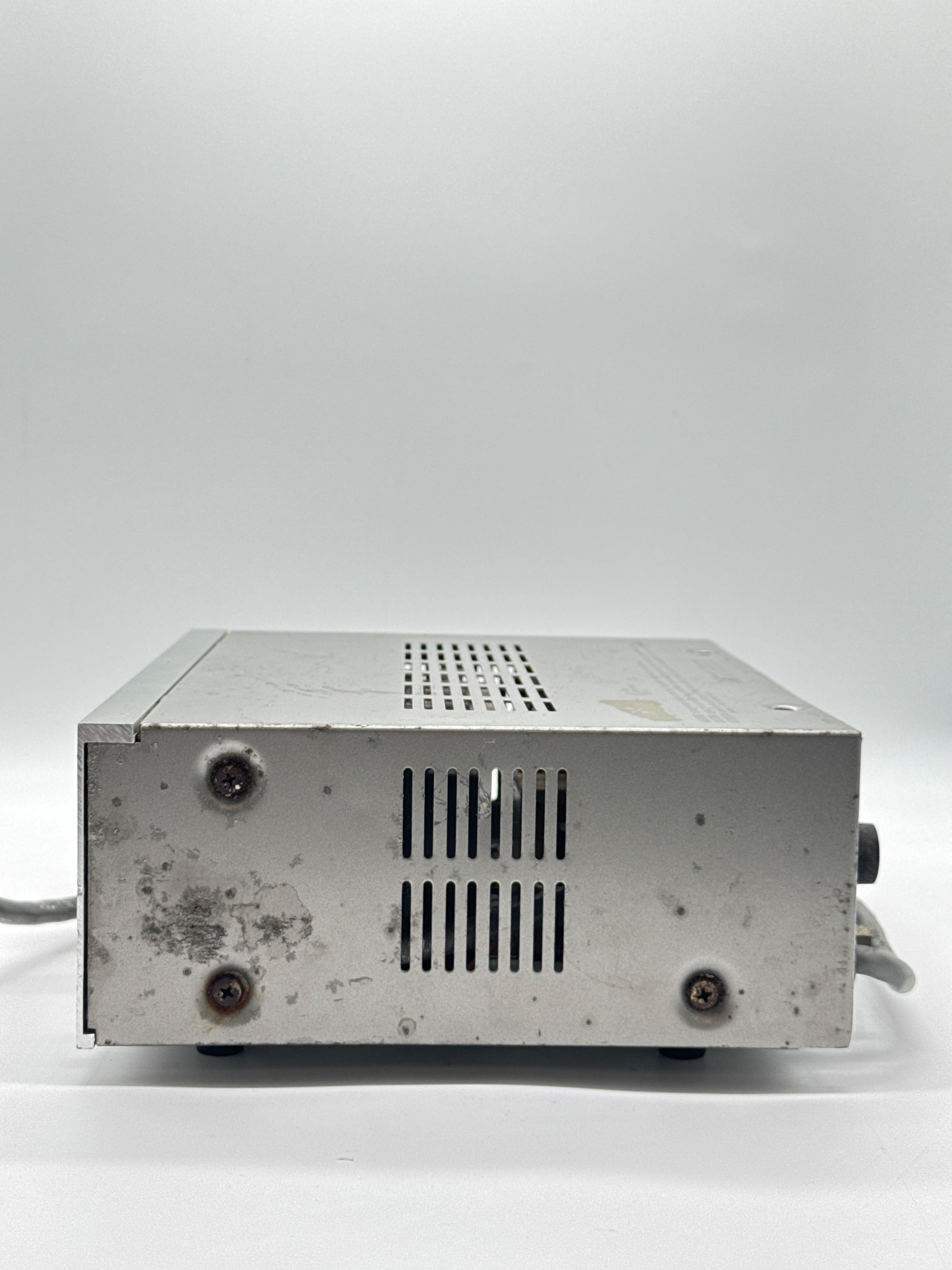 TOA A-901A Power Amplifier - For Parts [Untested Powers On]