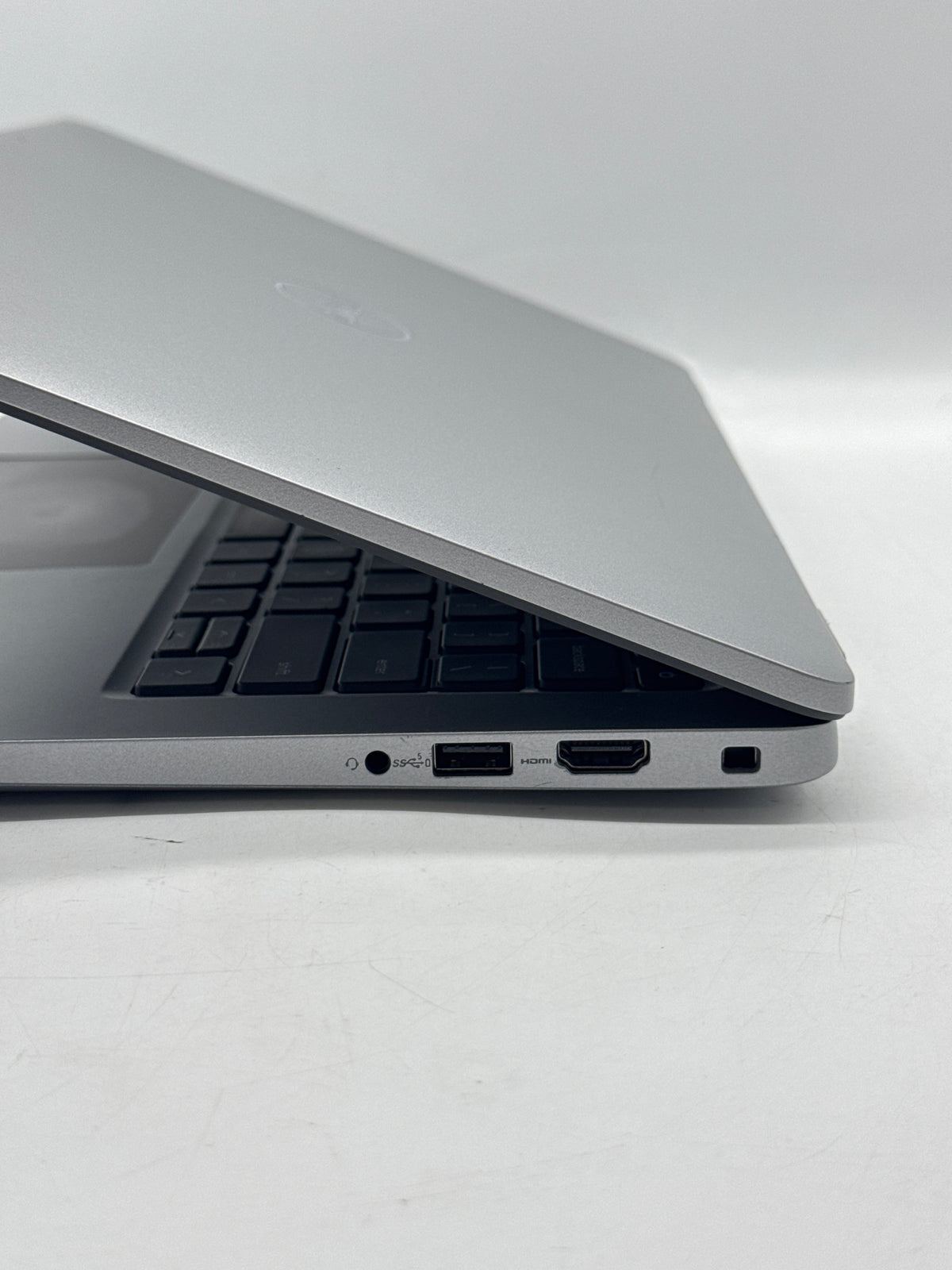 Dell Latitude 5440 14" Core i5-1335U 16GB RAM 256GB SSD Gray - Used