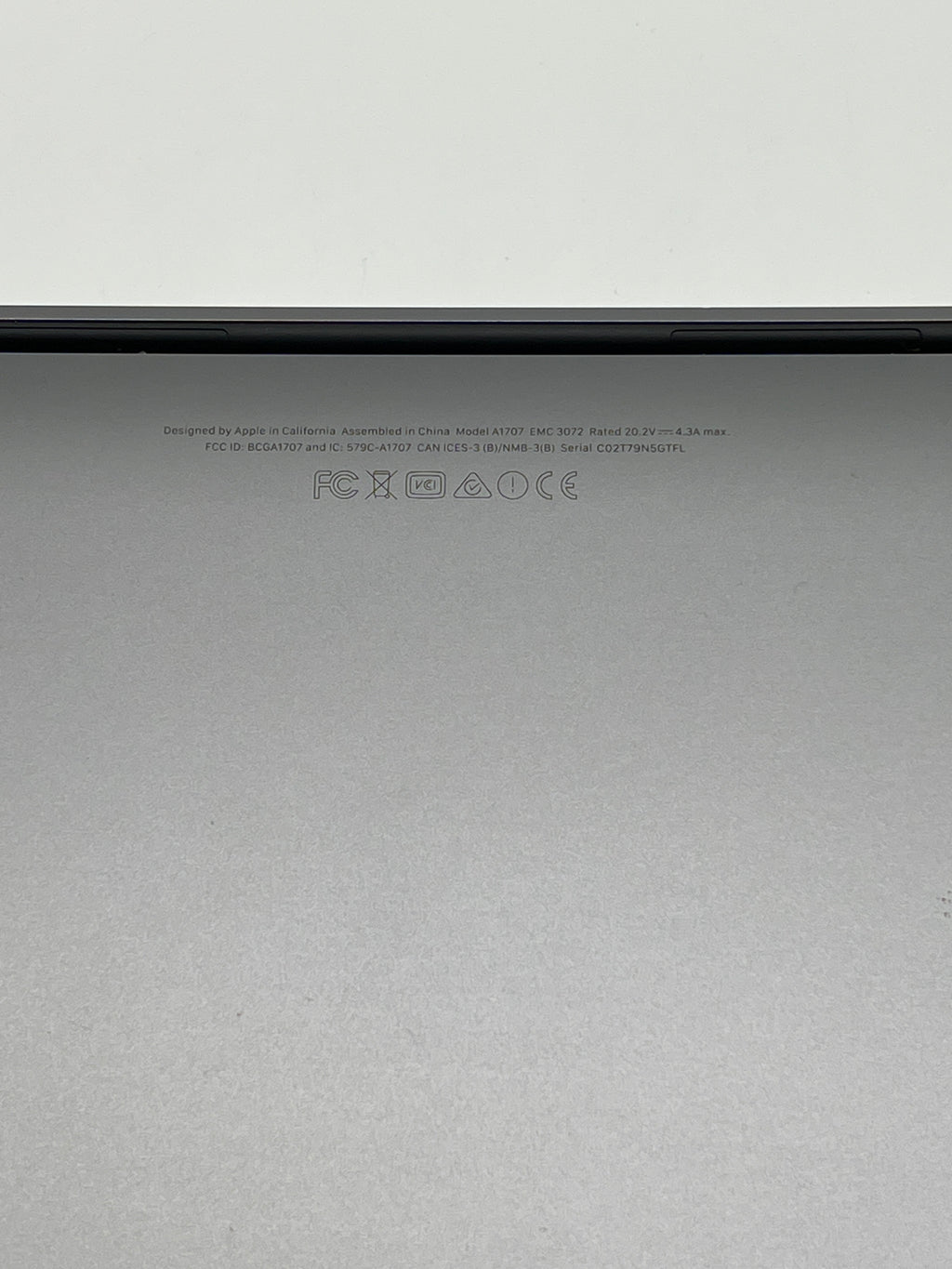 Apple MacBook Pro 15" A1707 2016 Intel i7 2.6GHz 16GB 256GB Space Gray Used