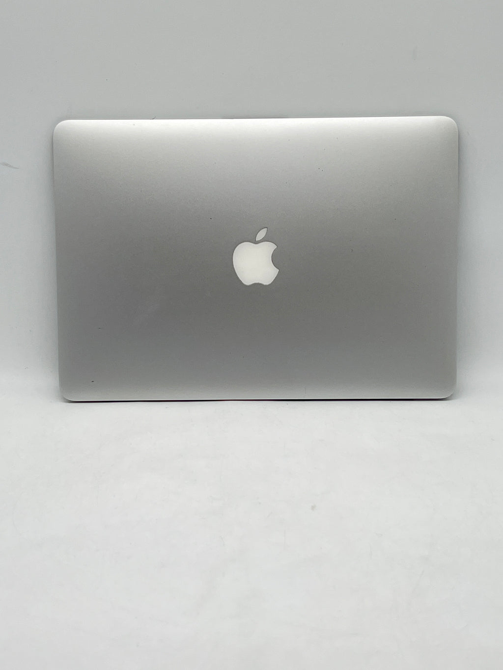 MacBook Air A1466  i5 4GB RAM 128GB SSD - For Parts (Bad Battery)