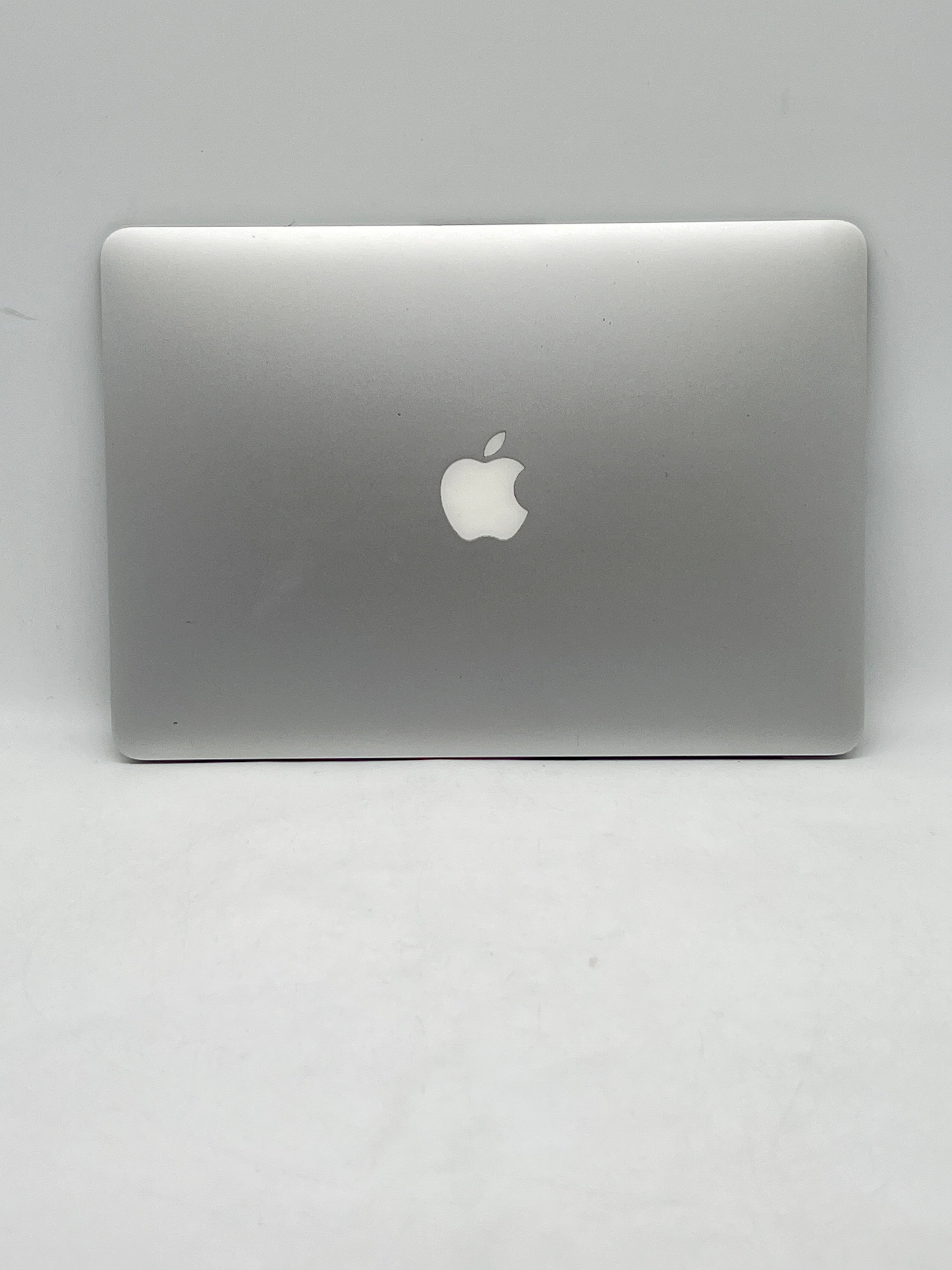 MacBook Air A1466  i5 4GB RAM 128GB SSD - For Parts (Bad Battery)