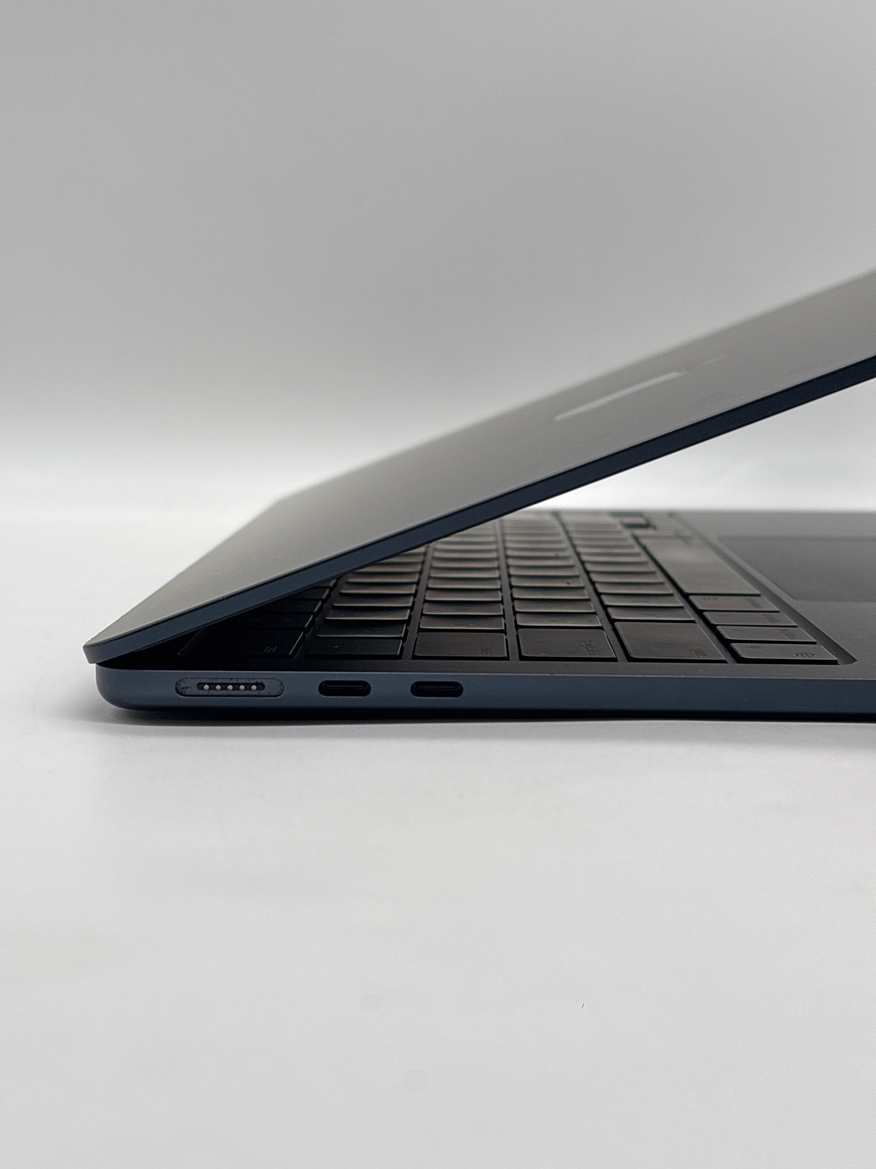 Apple MacBook Air 13" A2681 M2 16GB RAM 256GB SSD