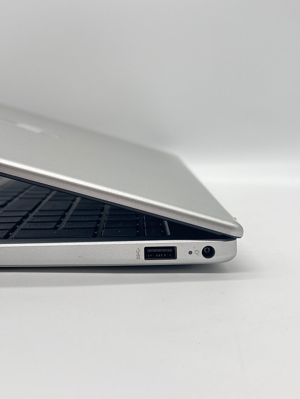 HP Laptop 15-fd0107dx i7-1255U 16 GB RAM 512 GB SSD