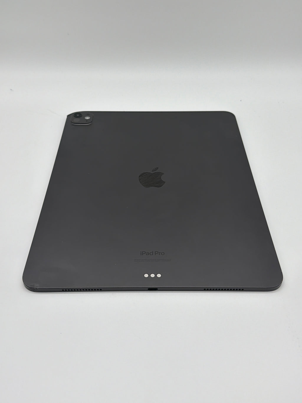 Apple iPad Pro  Wi-Fi M4 13" 256GB Space Black A2925 Broken Screen Read