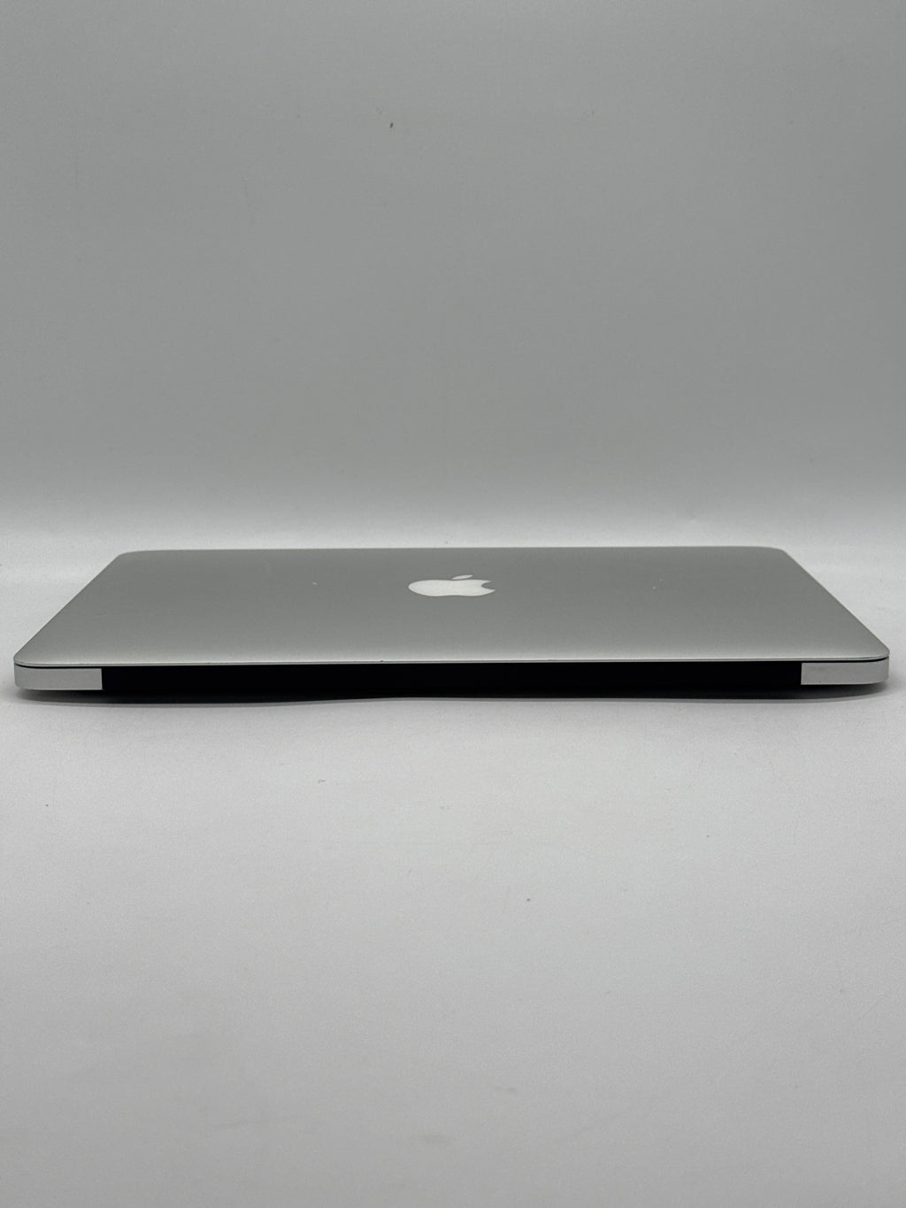 Apple MacBook Air 13.3" A1466 2017 i5 1.3 GHz 4GB RAM 128GB SSD