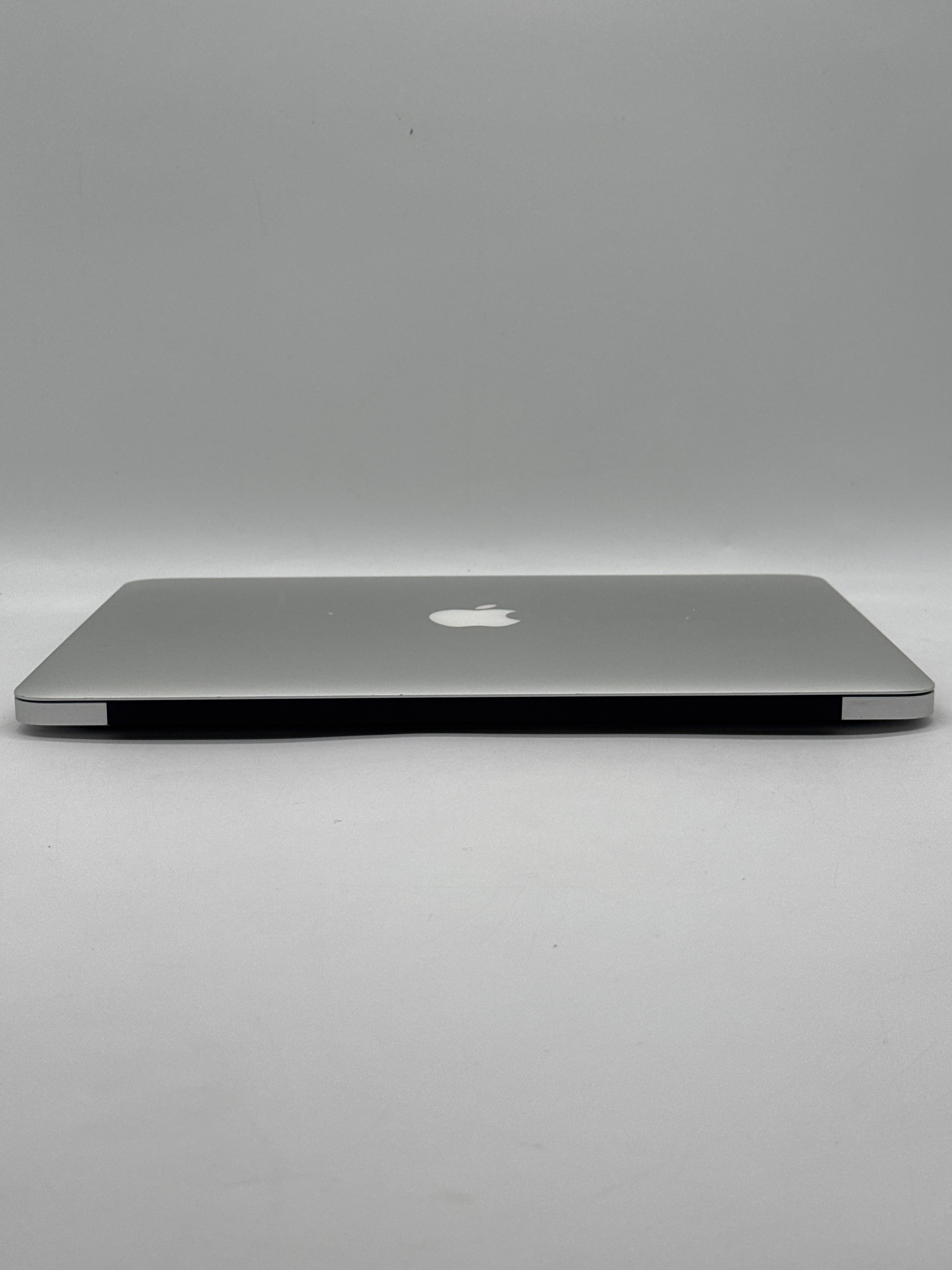 Apple MacBook Air 13.3" A1466 2017 i5 1.3 GHz 4GB RAM 128GB SSD