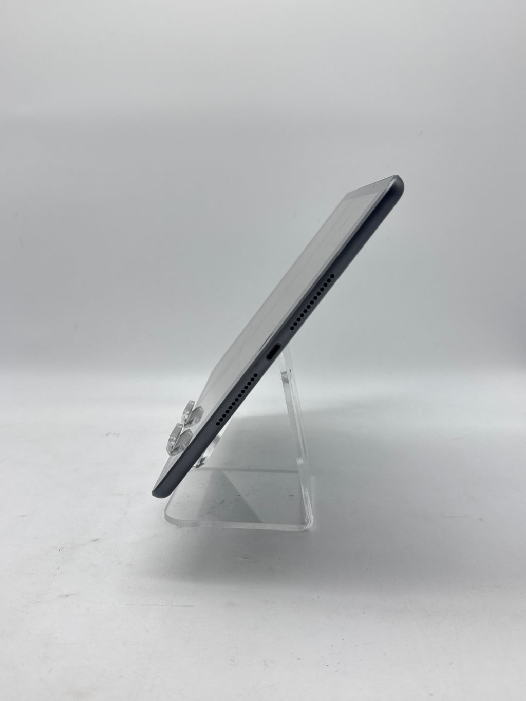 Apple iPad 9th Gen A2602 64GB Wi-Fi Tablet - Used