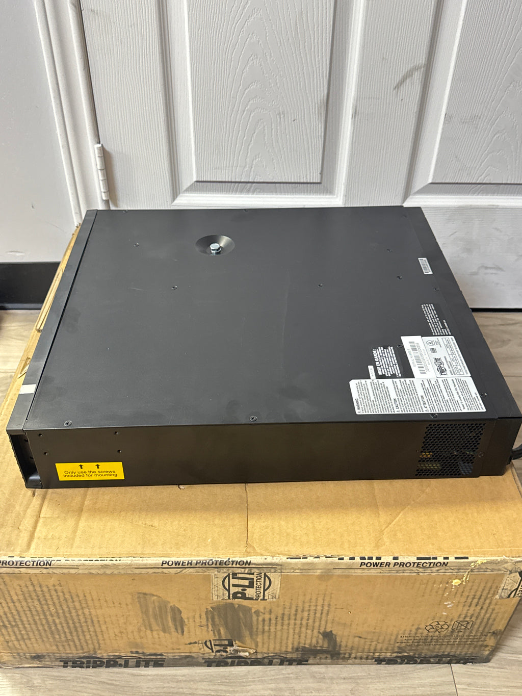 Tripp Lite Smart2200RM2U 2200VA Rack Mount UPS - New