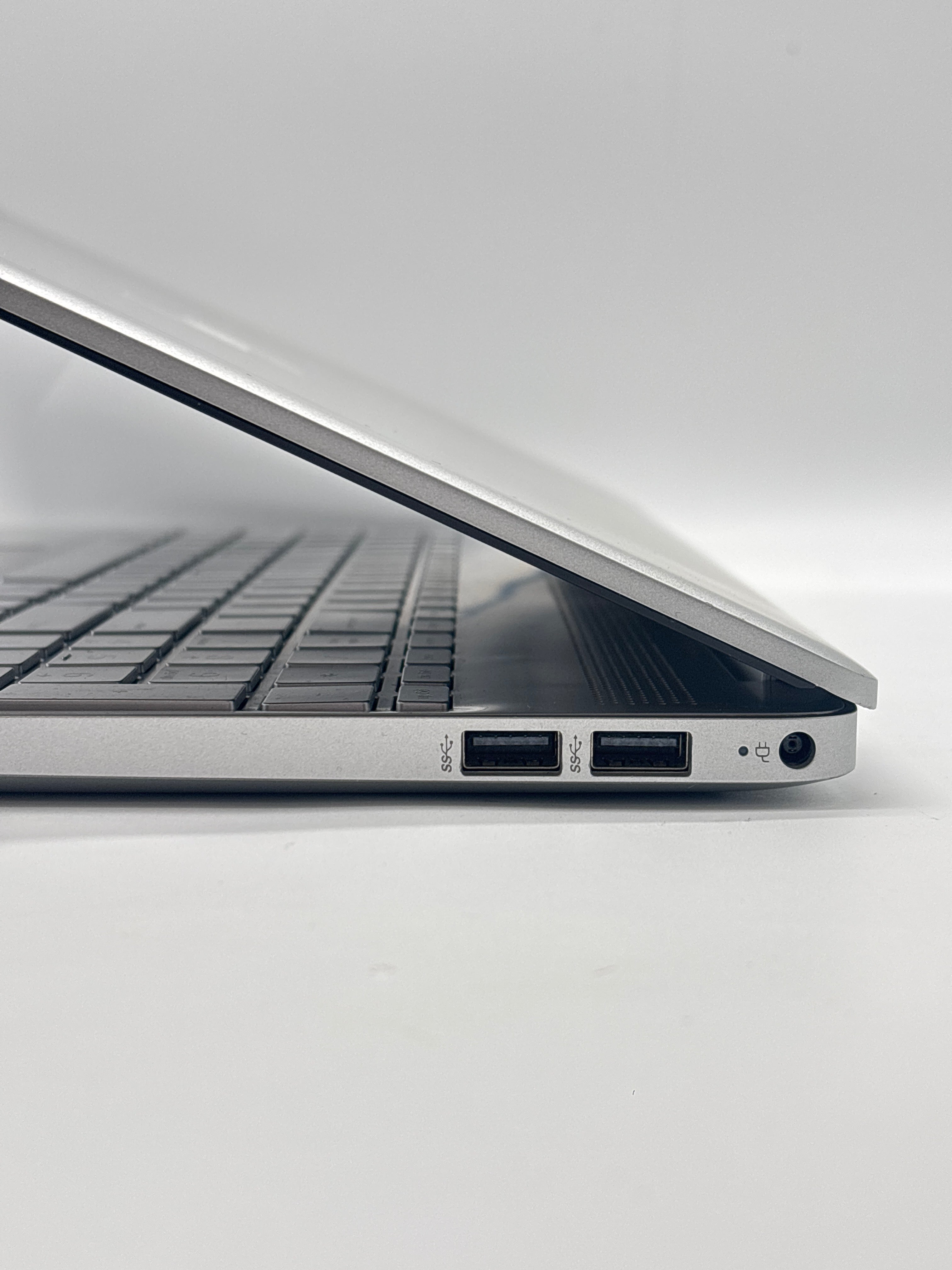 HP 15-dw3013dx i3-1115G4 8GB RAM 256GB SSD