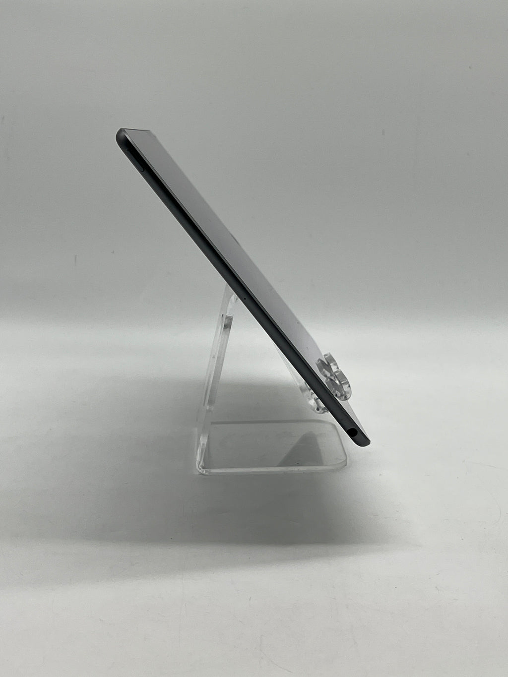 Apple iPad Air 3rd Gen A2152 64GB Wi-Fi Space Gray - Used