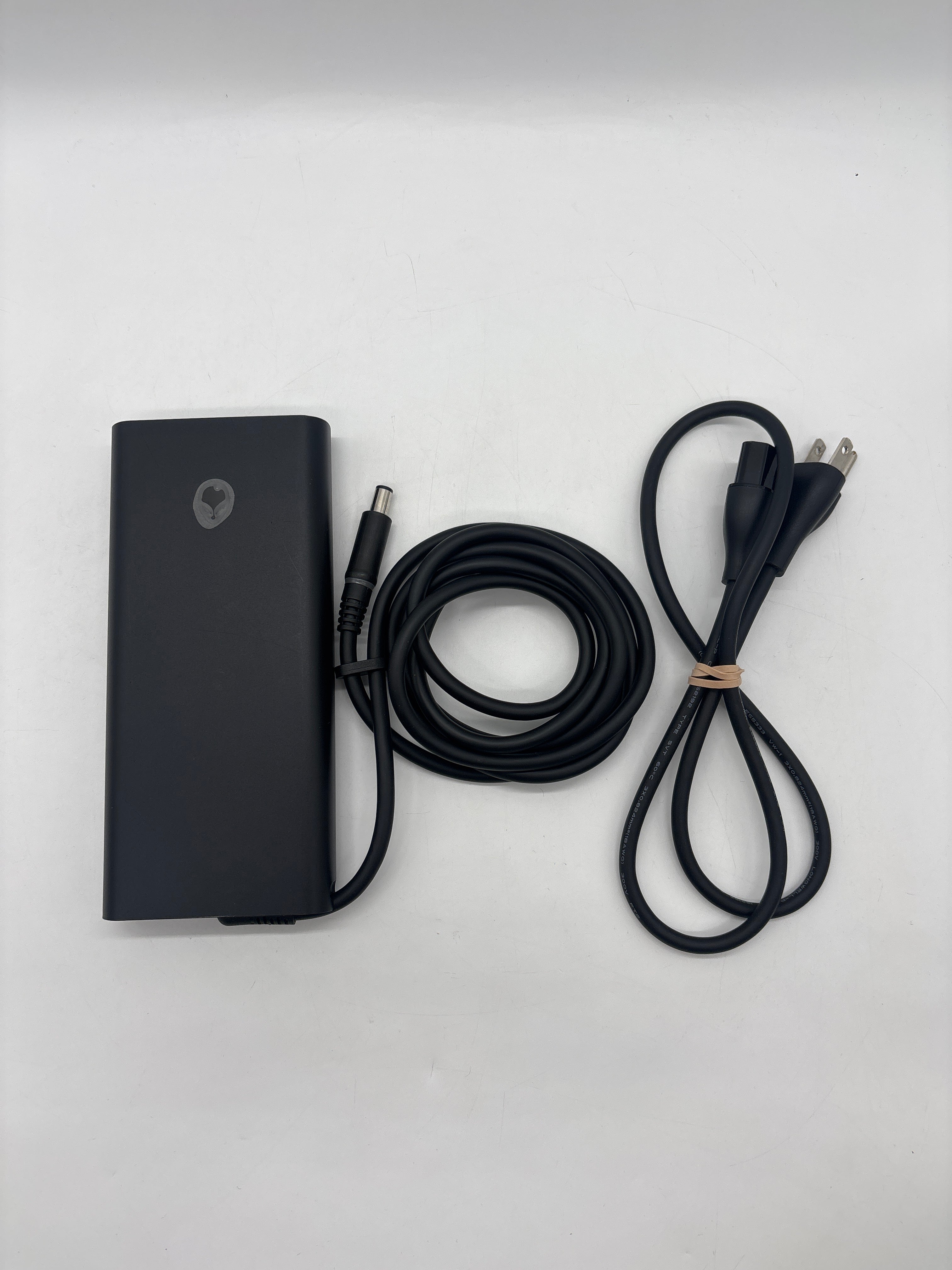 Dell Alienware 18 Area 51 Ultra 9 275HX 64GB RAM 2TB SSD RTX 5090 - Warranty