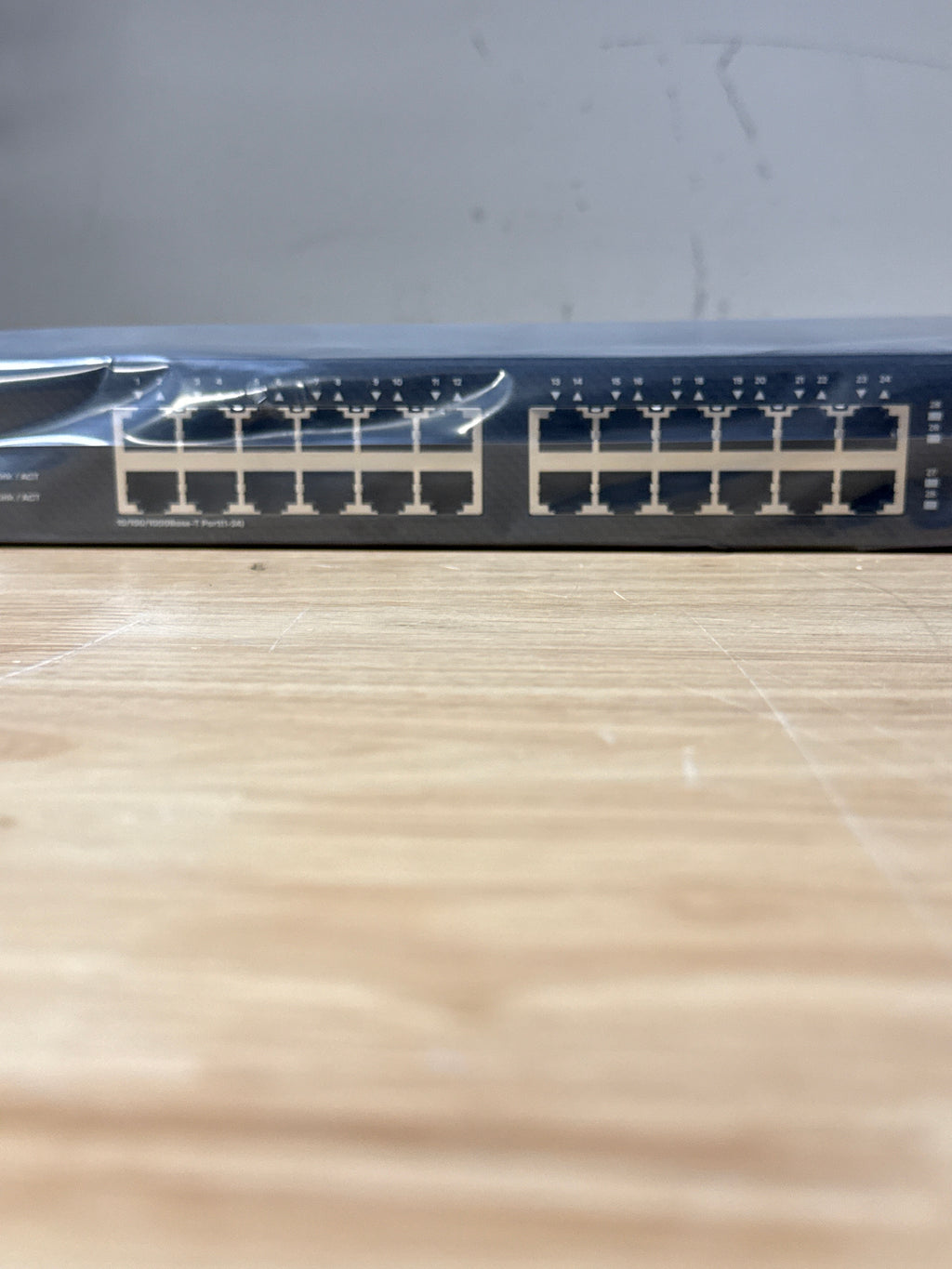 ZYXEL GS2220-28 24-Port Gigabit Ethernet Layer 2 Managed Switch - New