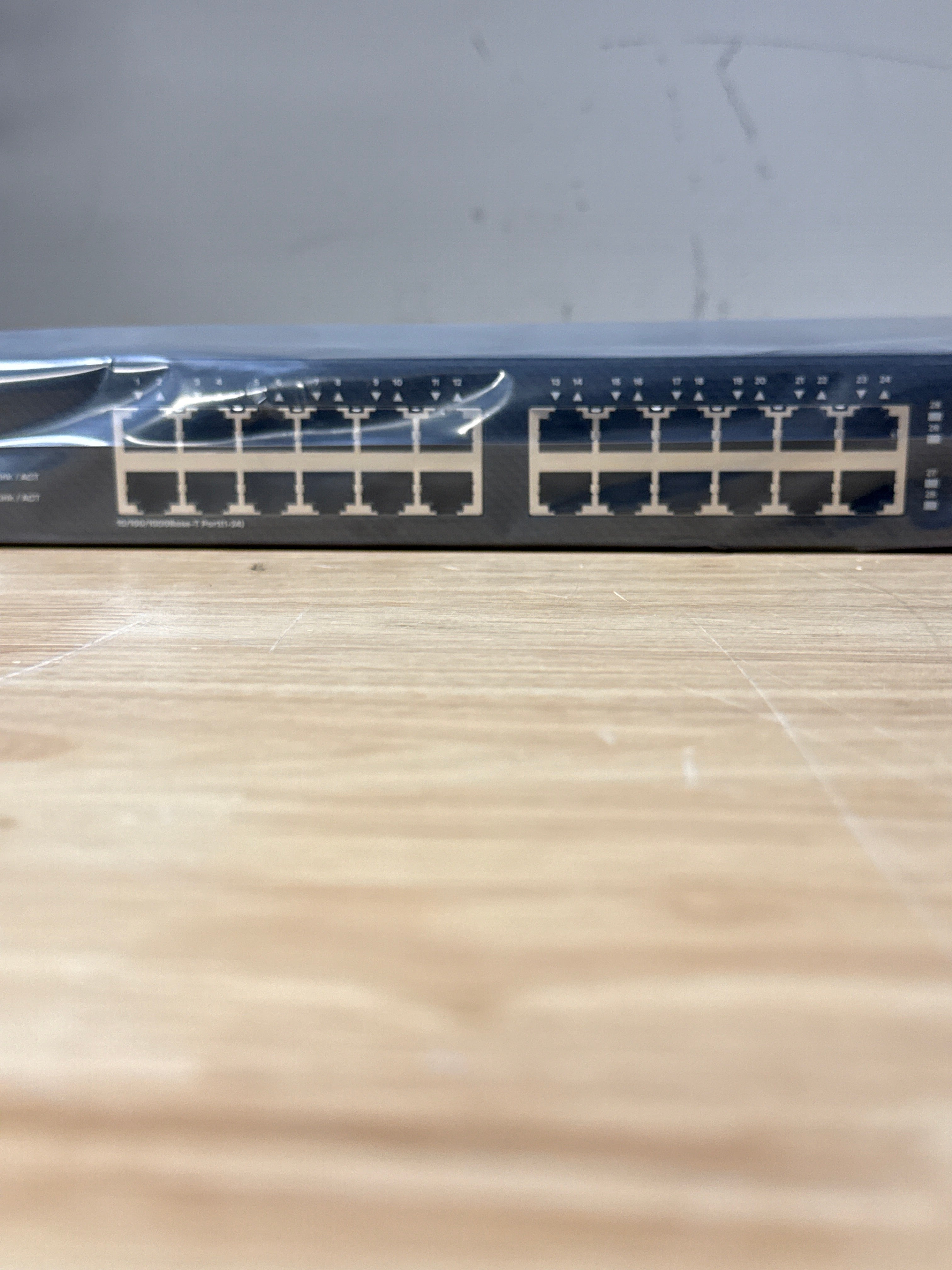 ZYXEL GS2220-28 24-Port Gigabit Ethernet Layer 2 Managed Switch - New