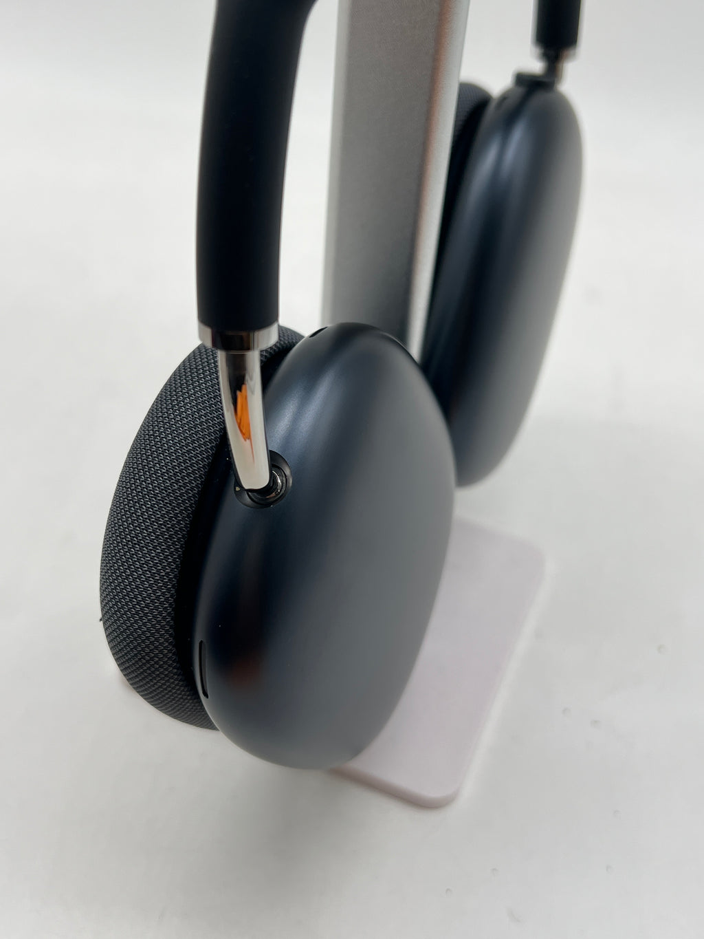 Apple AirPods Max A3184 Wireless Over-Ear Headphones Midnight - Used