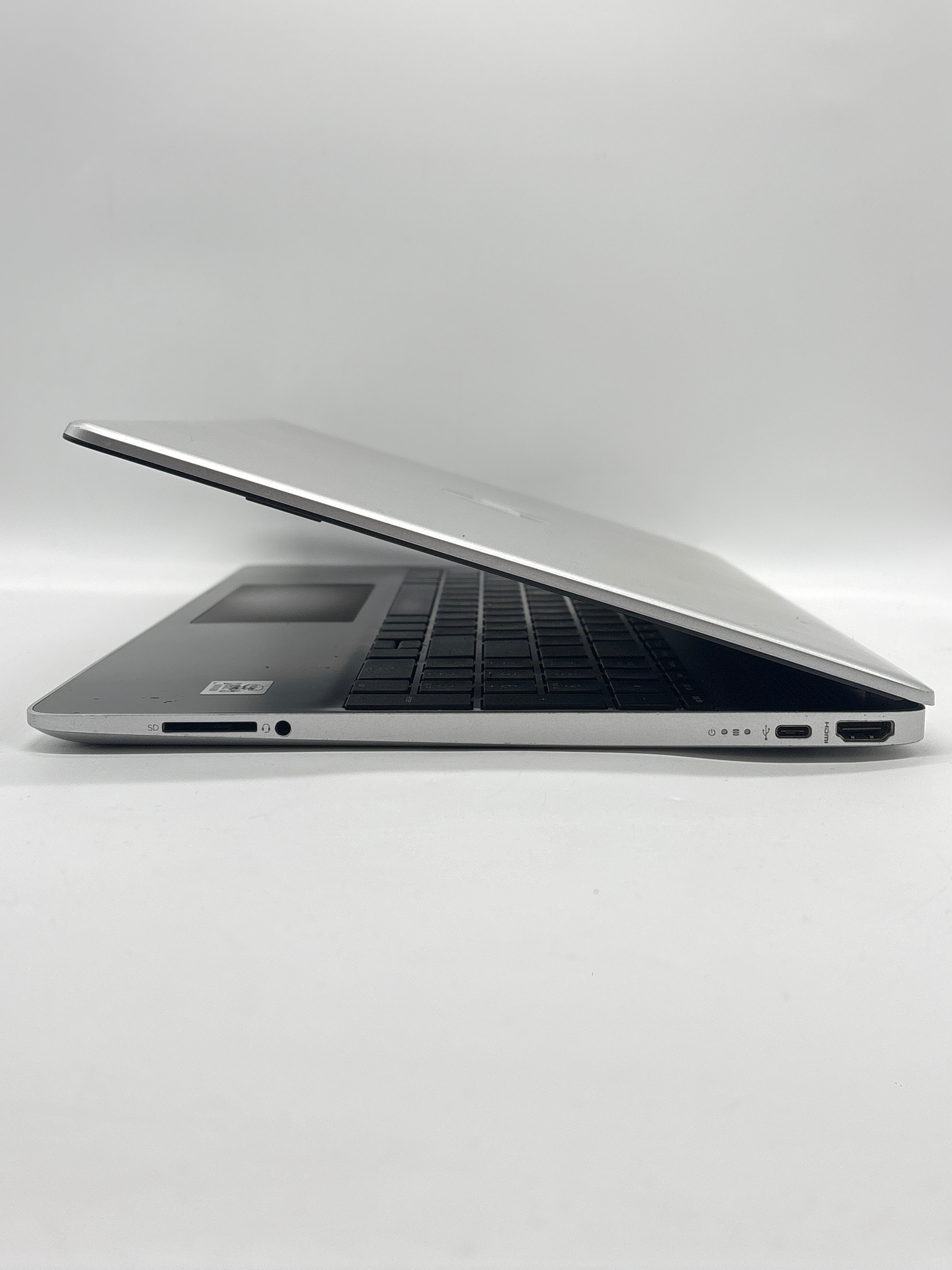 HP 15-dy1073nr i3-1005G1 8GB RAM 256GB SSD