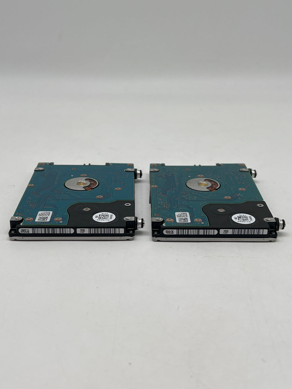 (lot of 2) HGST 1 TB 7K1000 HTS721010A9E630 2.5" SATA III Hard Drive