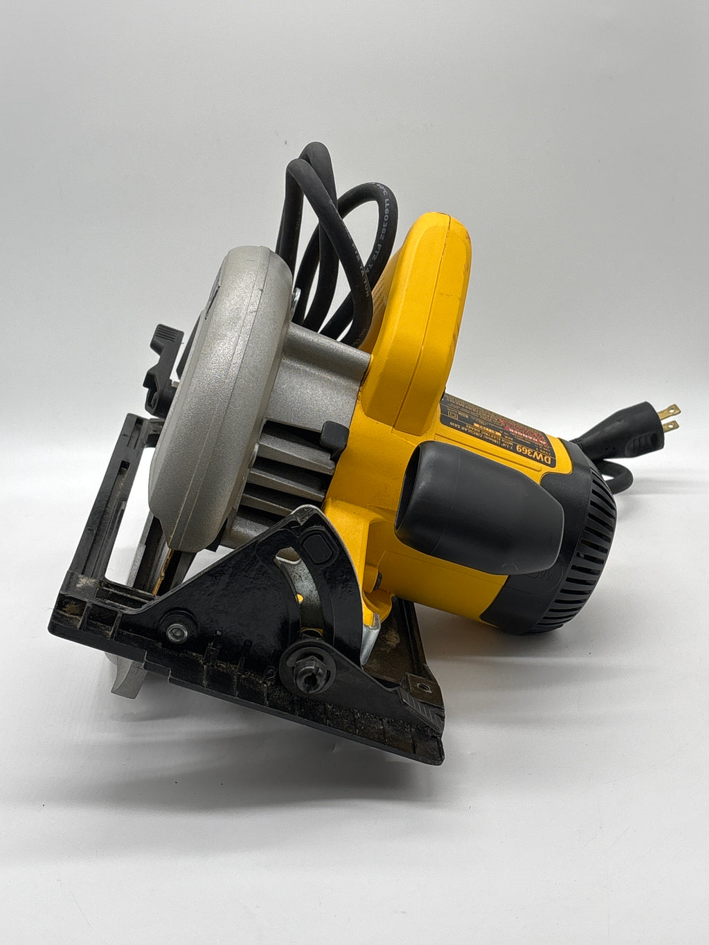 DEWALT DW369 7 1/4 in Corded Circular Saw - Used