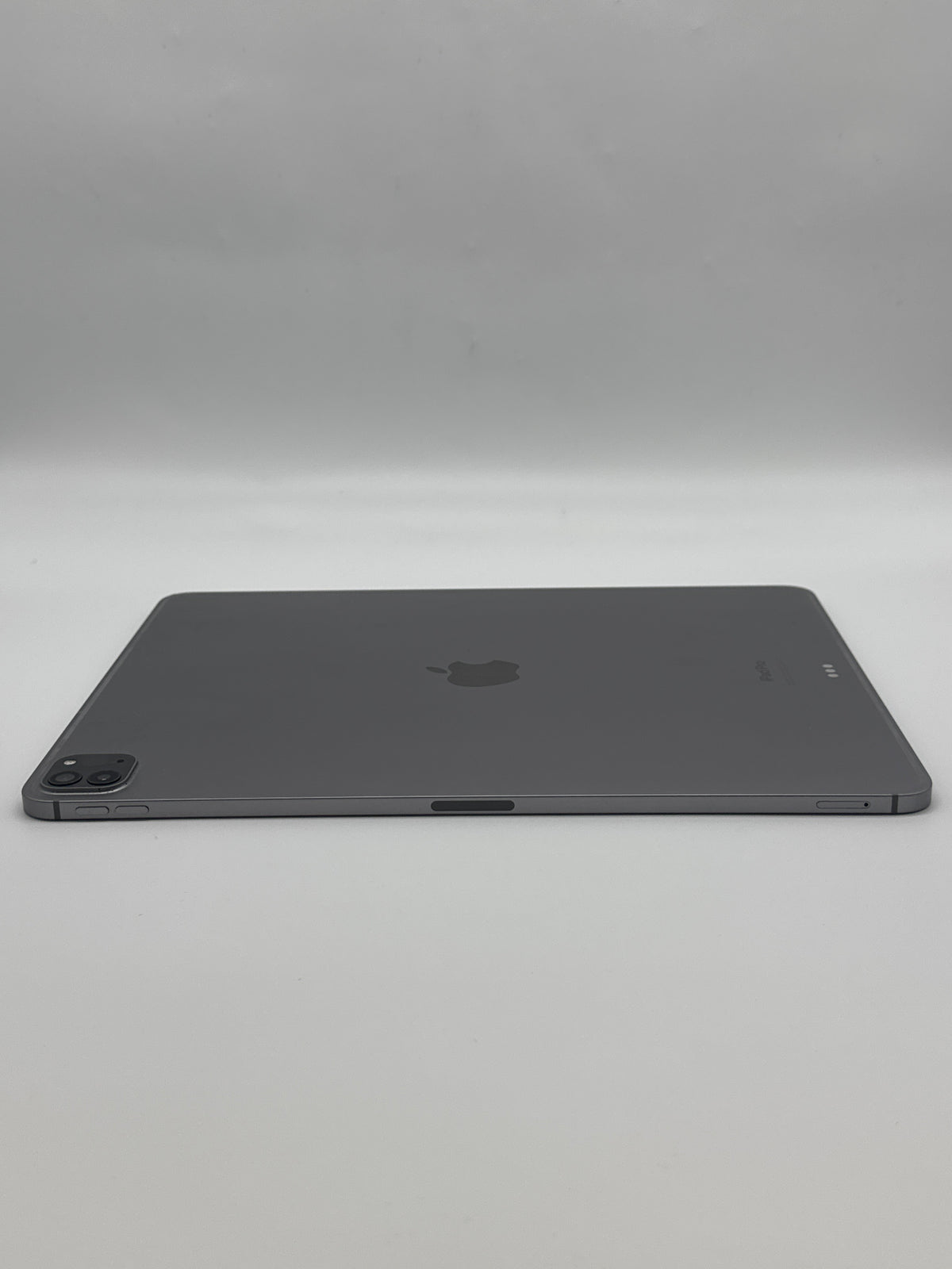 Apple iPad Pro 6th Gen 12.9" 128GB Wi-Fi Silver w/ Apple Magic Keyboard - Used