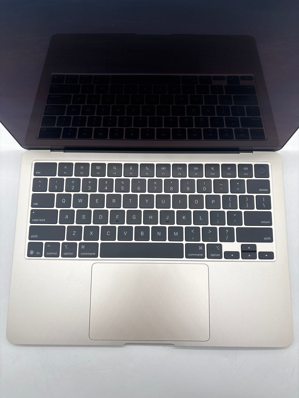 Apple MacBook Air A3240 M4 16GB RAM 256GB White