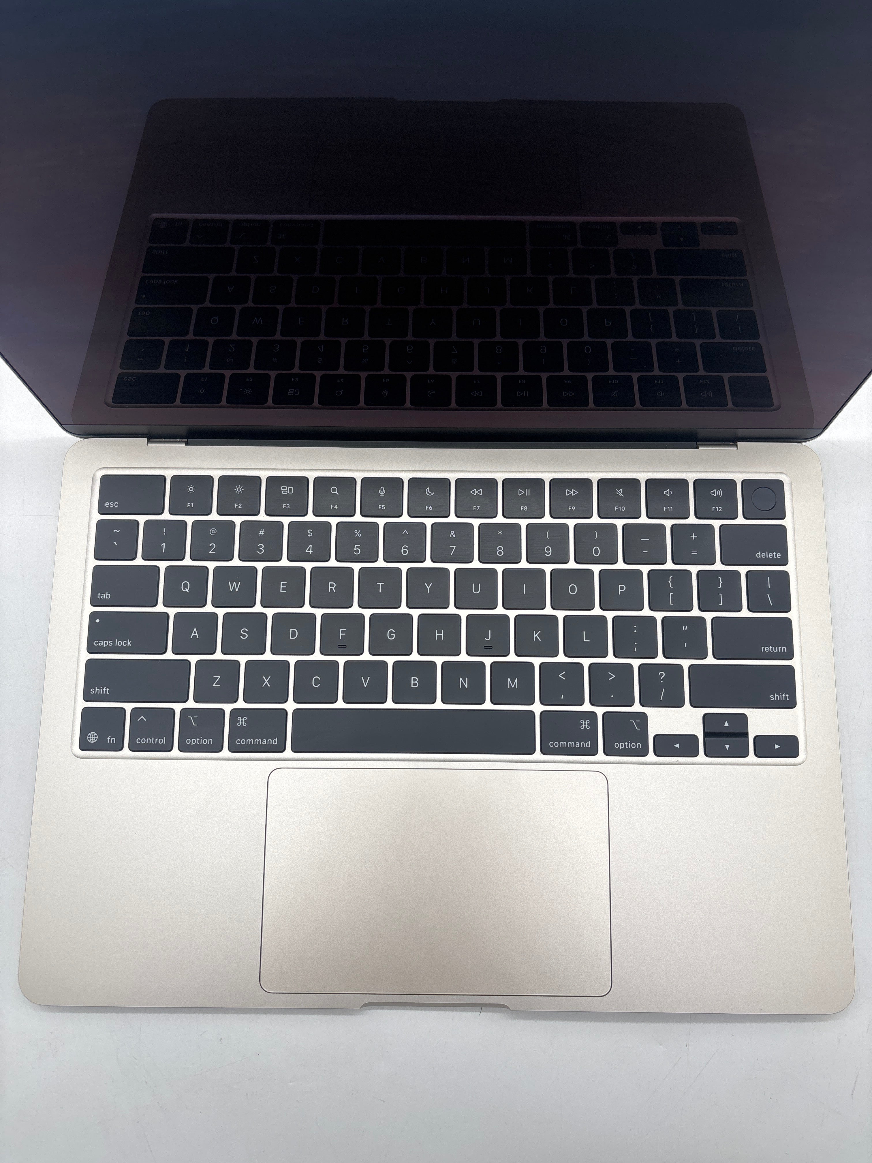 Apple MacBook Air A3240 M4 16GB RAM 256GB White