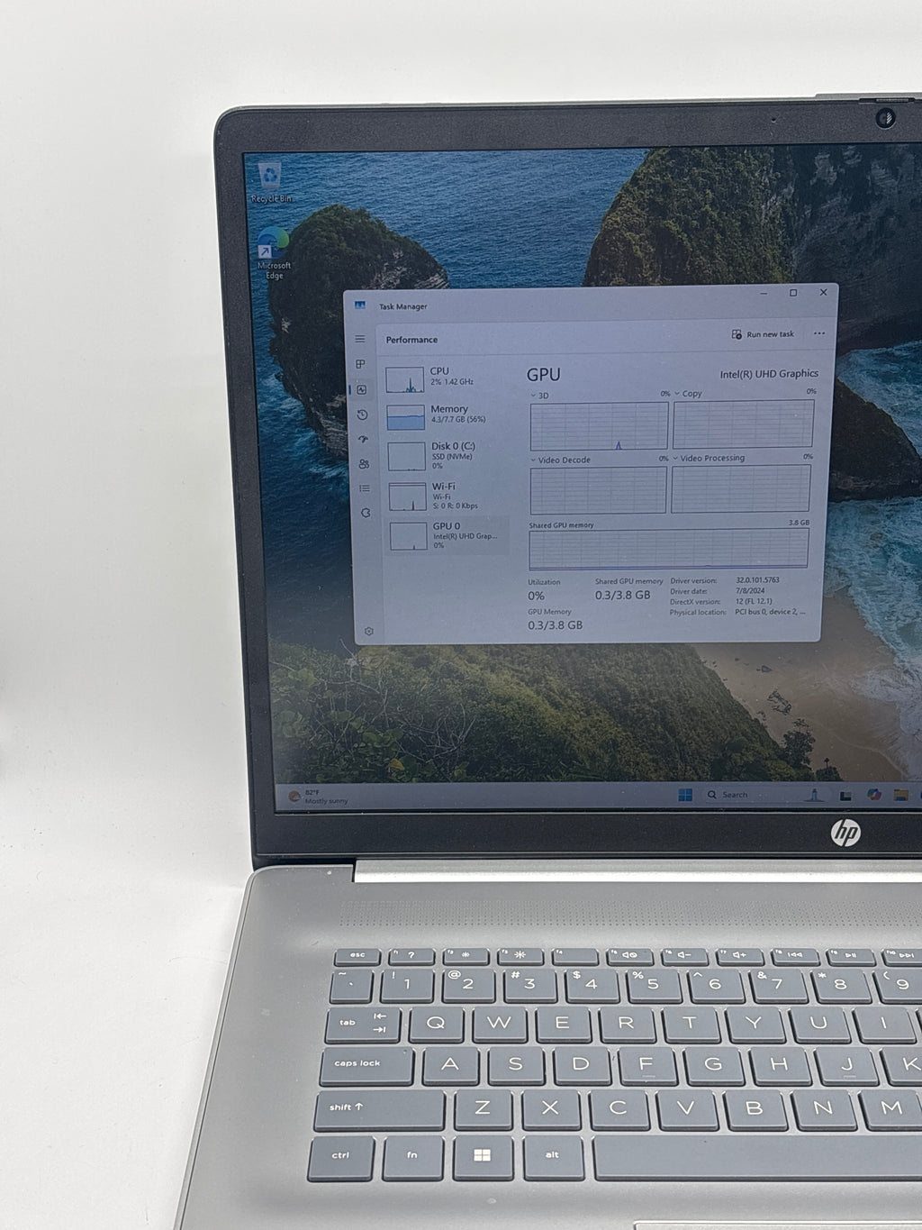 HP 17-cn2083dx i3-1215U 8GB RAM 256 GB SSD