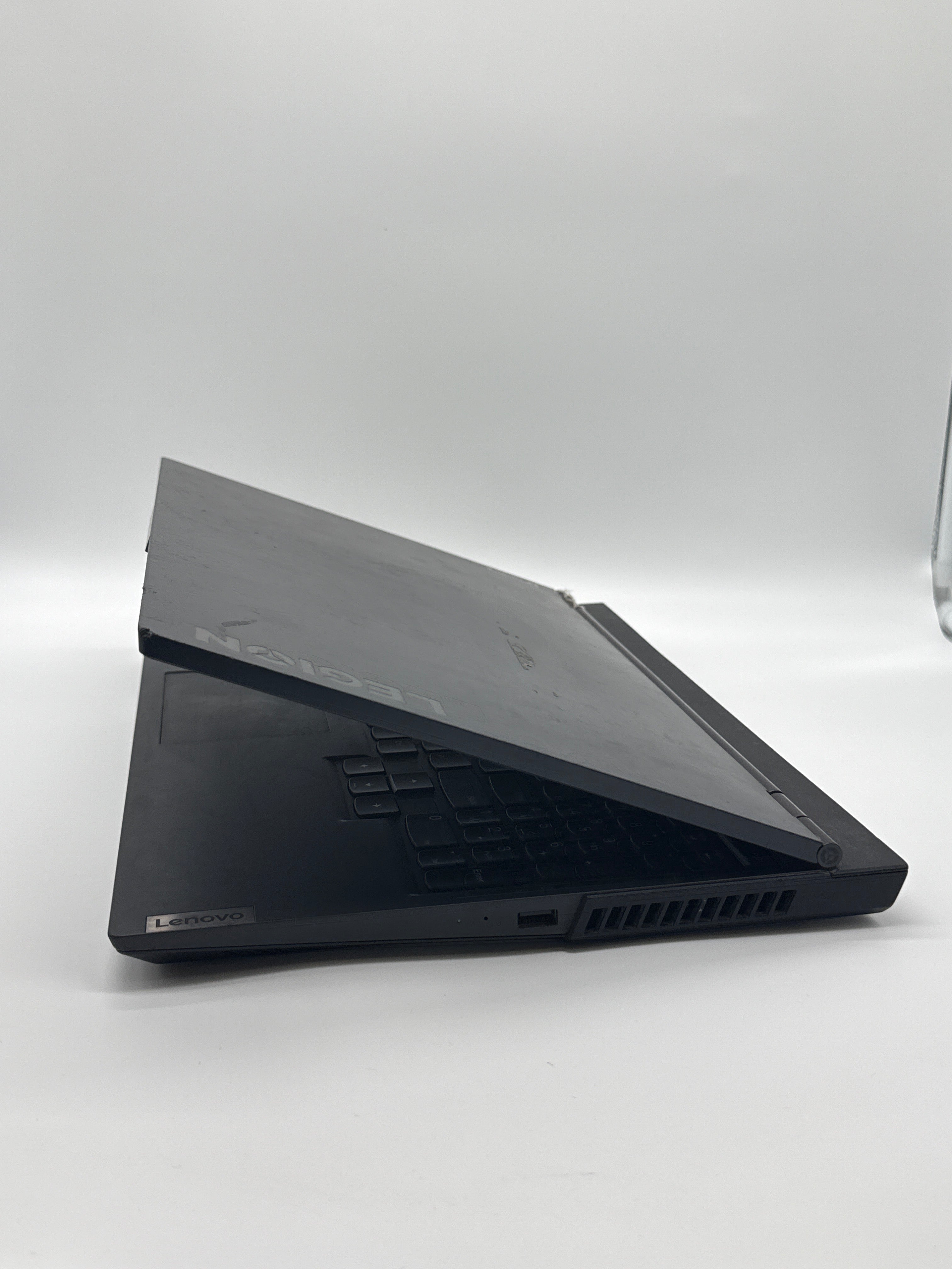 Lenovo Legion 5 15IMH05 15.6" i7-10750H 8GB RAM GeForce GTX 1660 Ti Broken