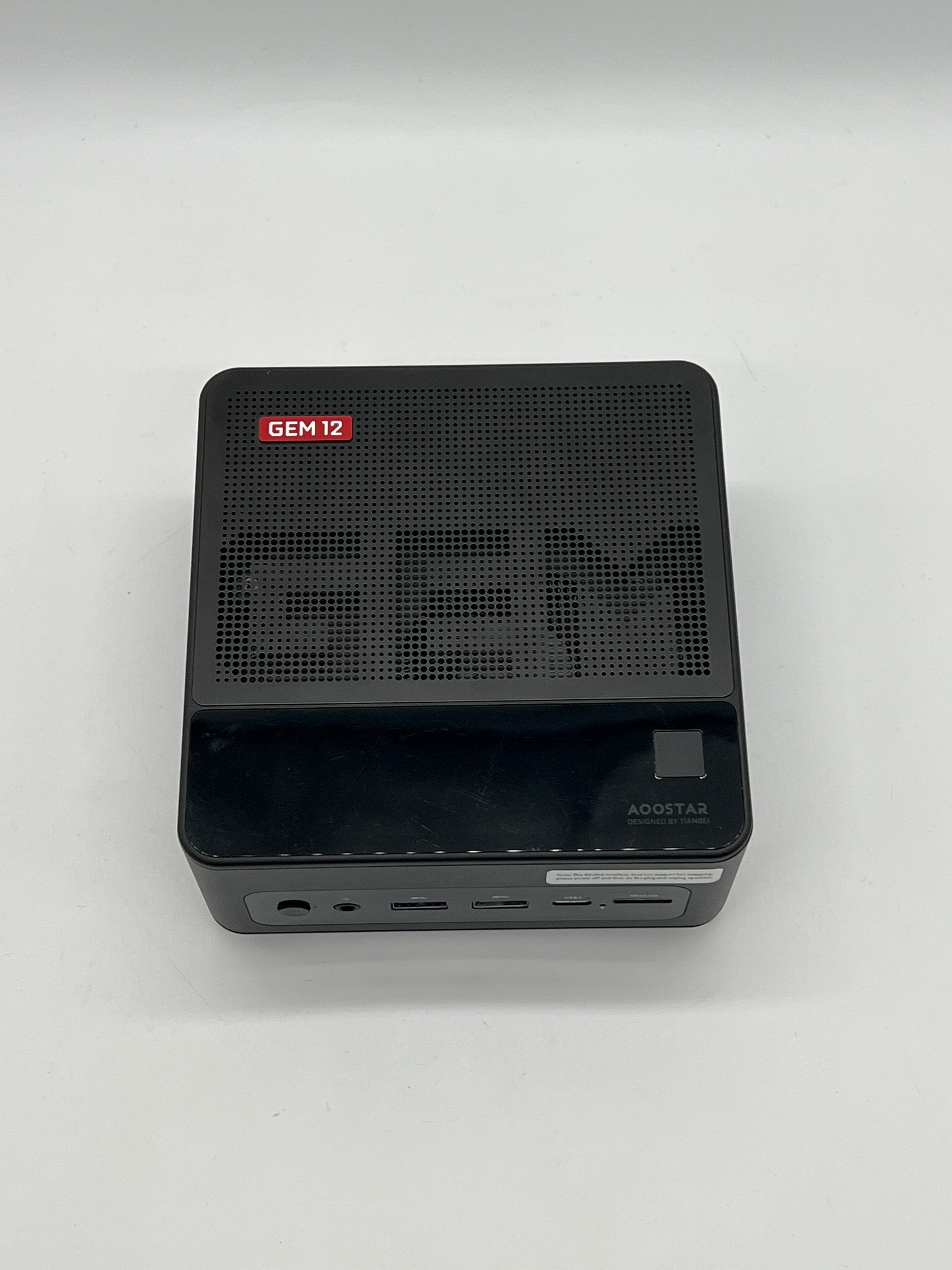 AOOSTAR GEM12 Pro Max Ryzen 7 8845HS 32GB RAM 1TB SSD Radeon 780M GPU