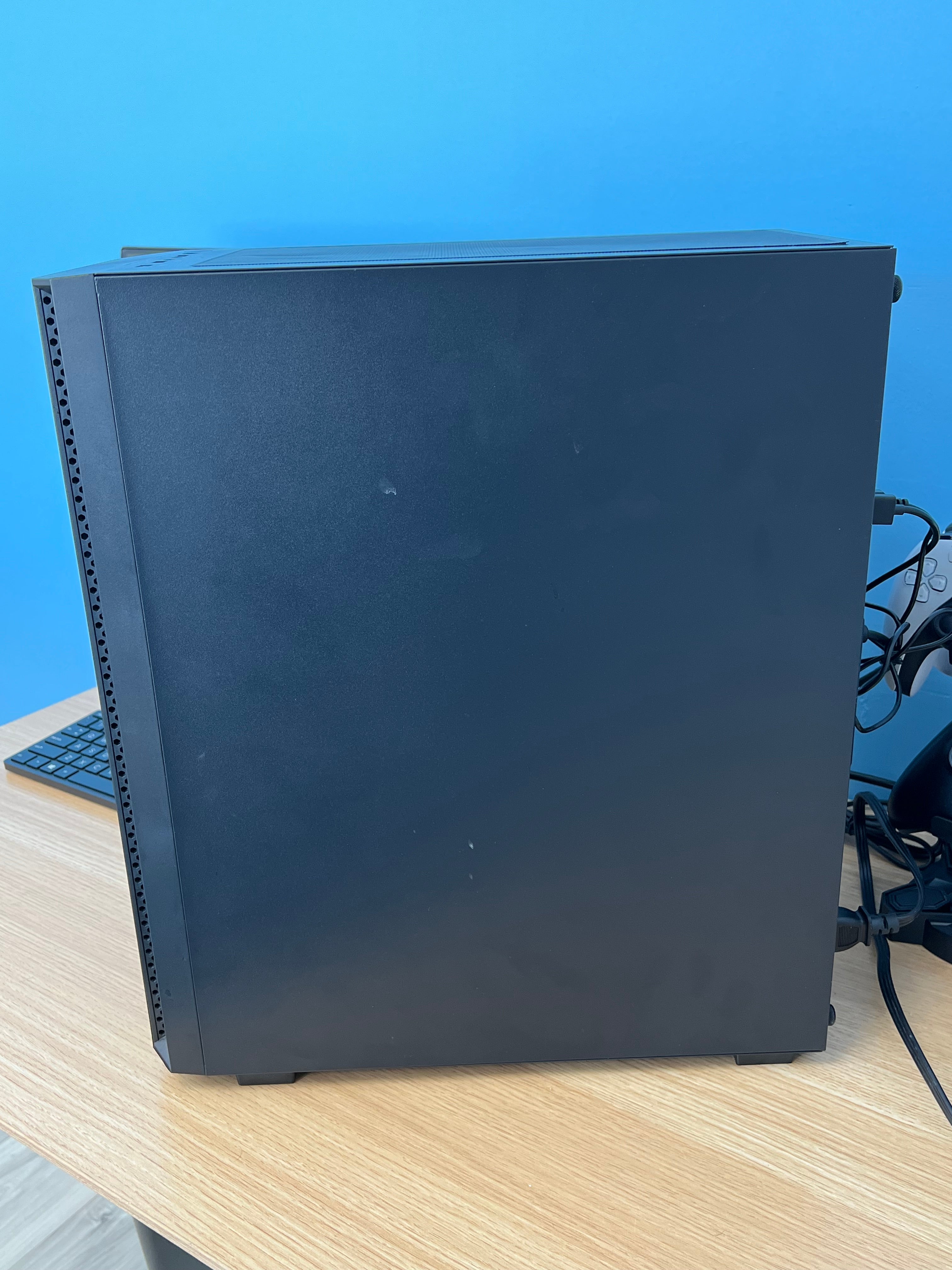 Custom PC Ryzen 5 5600X 32GB RAM 1TB SSD AMD RX 7600 GPU