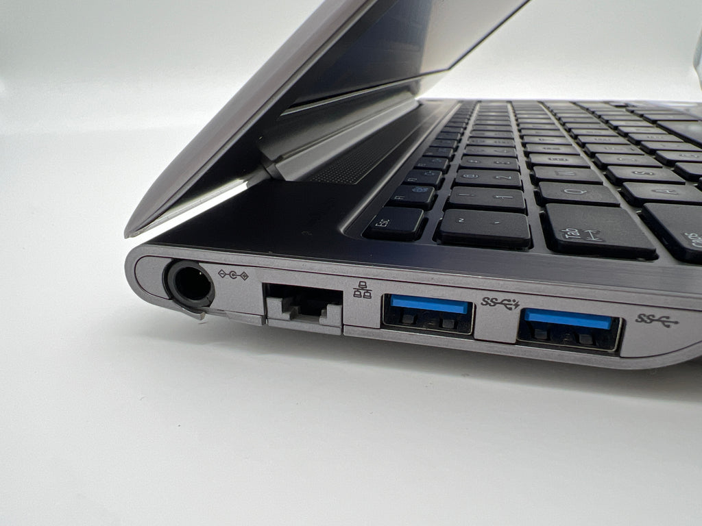 Samsung NP520U4C i5 8GB RAM 750GB HDD