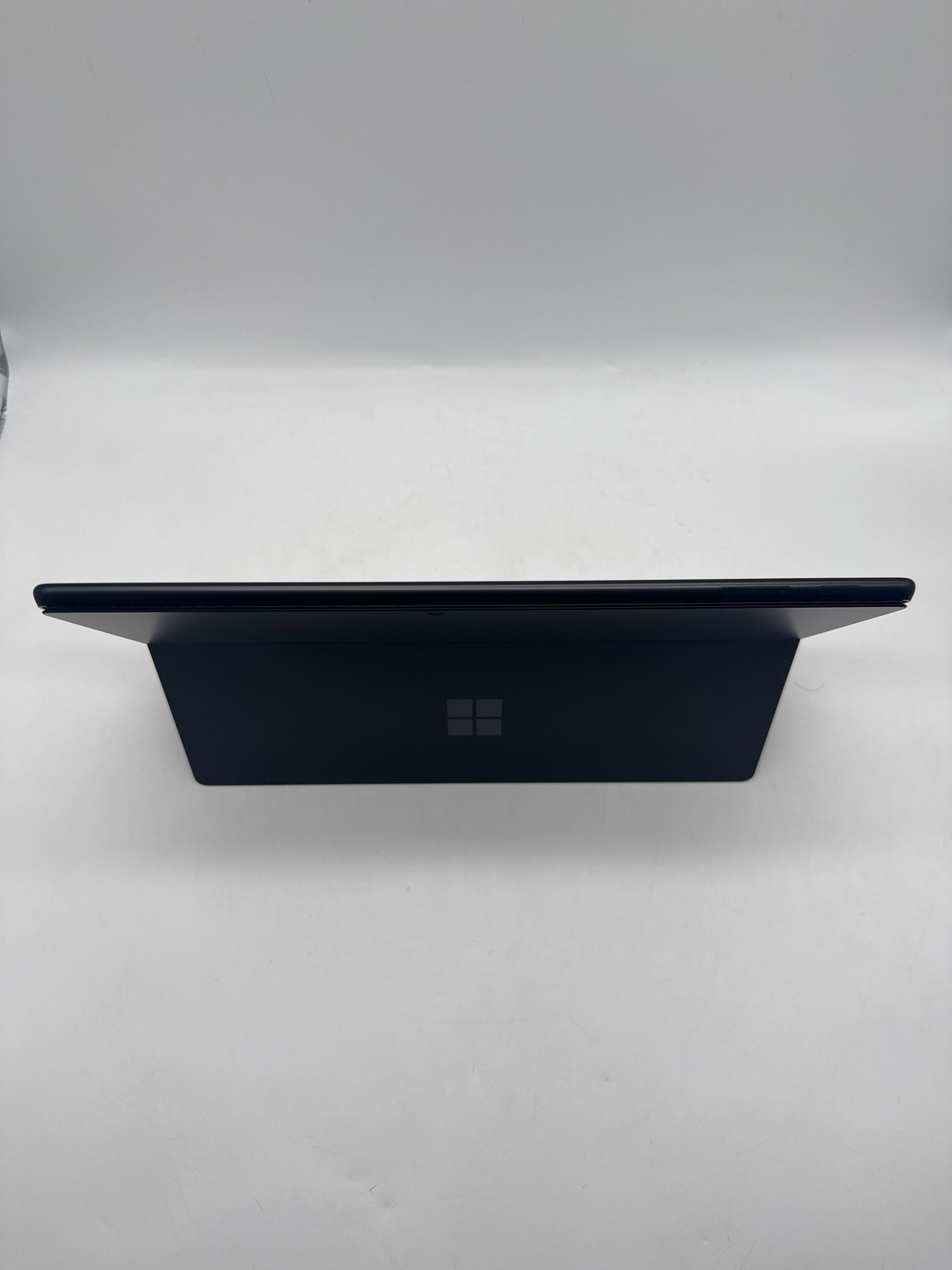 Microsoft Surface Pro 11 2076 Snapdragon X 12-Core 16GB RAM 256GB SSD