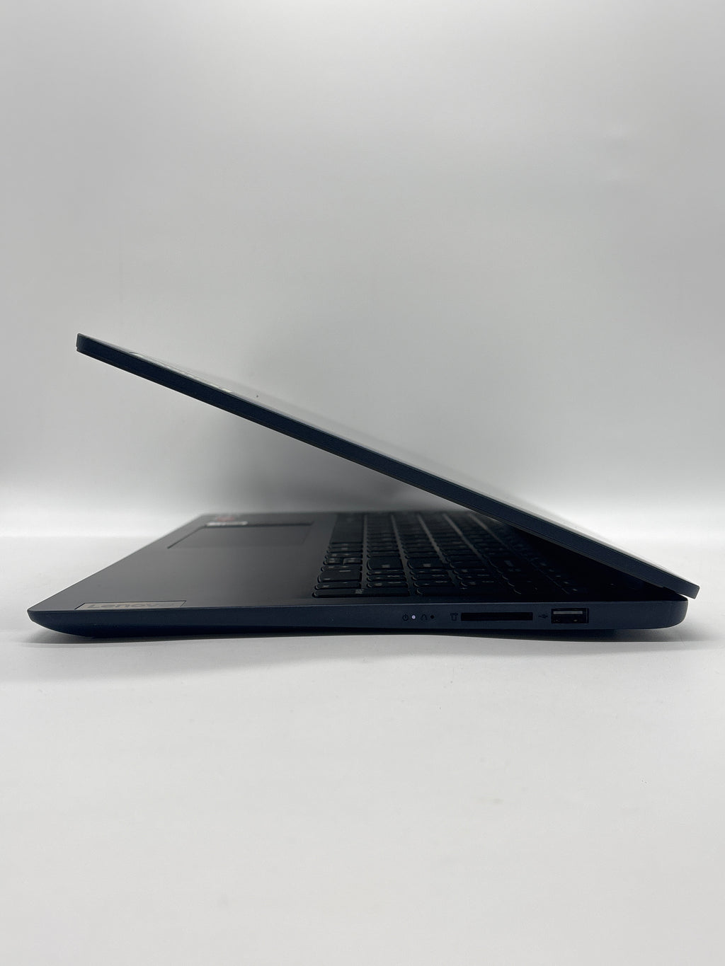 Lenovo Ideapad 1 15AMN7 Ryzen 5 7520U 8GB RAM 256GB SSD