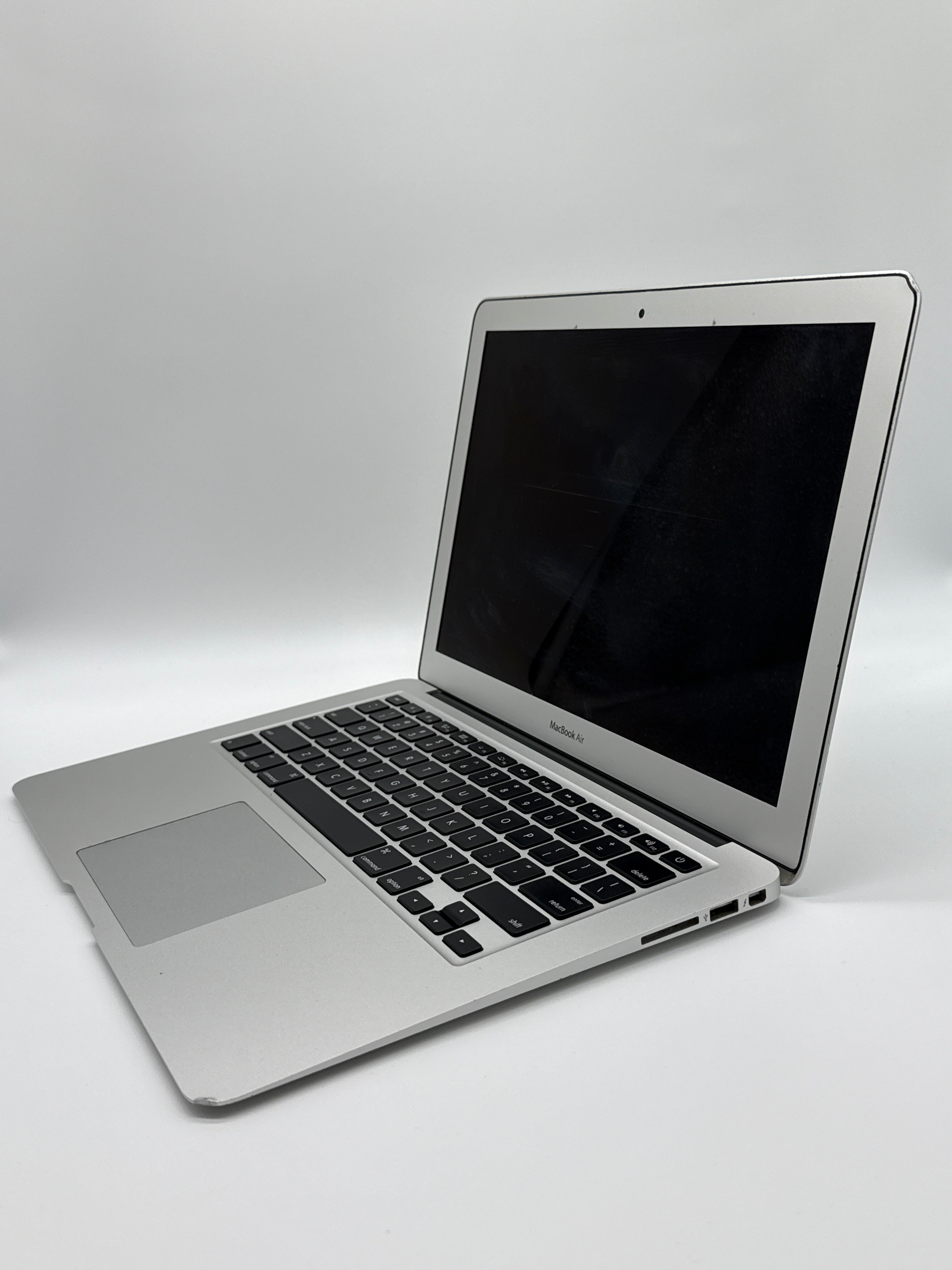 Apple MacBook Air 13" A1466 2017 Intel i5 8GB RAM 128 GB SSD Silver