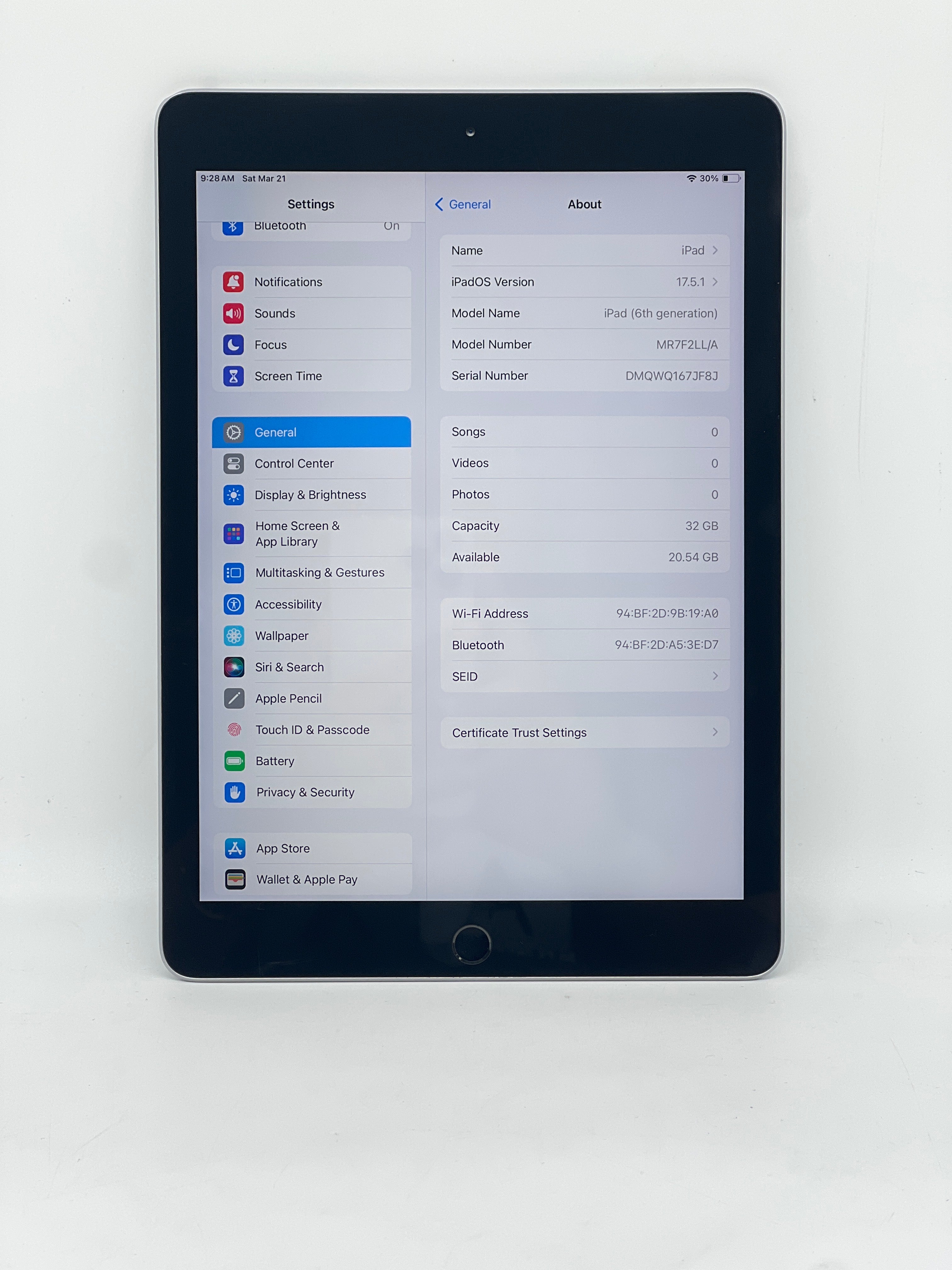 Apple iPad (6th Gen) A1893 32GB Wi Fi  Gray - Used