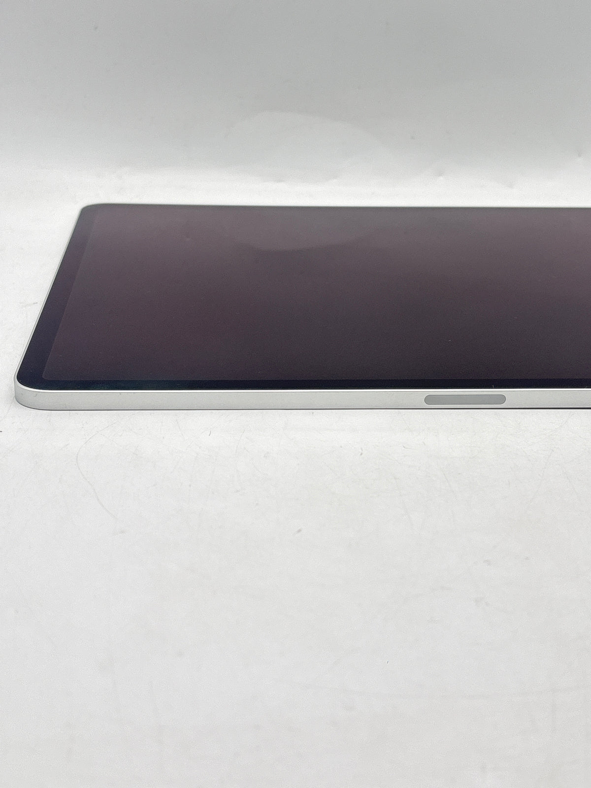 Apple iPad Pro 12.9 6th Gen A2436 128GB Wi-Fi Only Silver READ