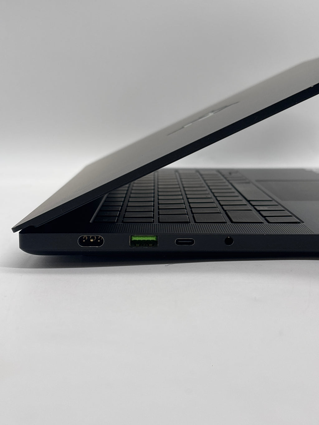 Razer Blade 14 RZ09-0427 Ryzen 9 6900HX 16GB RAM 1TB SSD RTX 3080 Ti