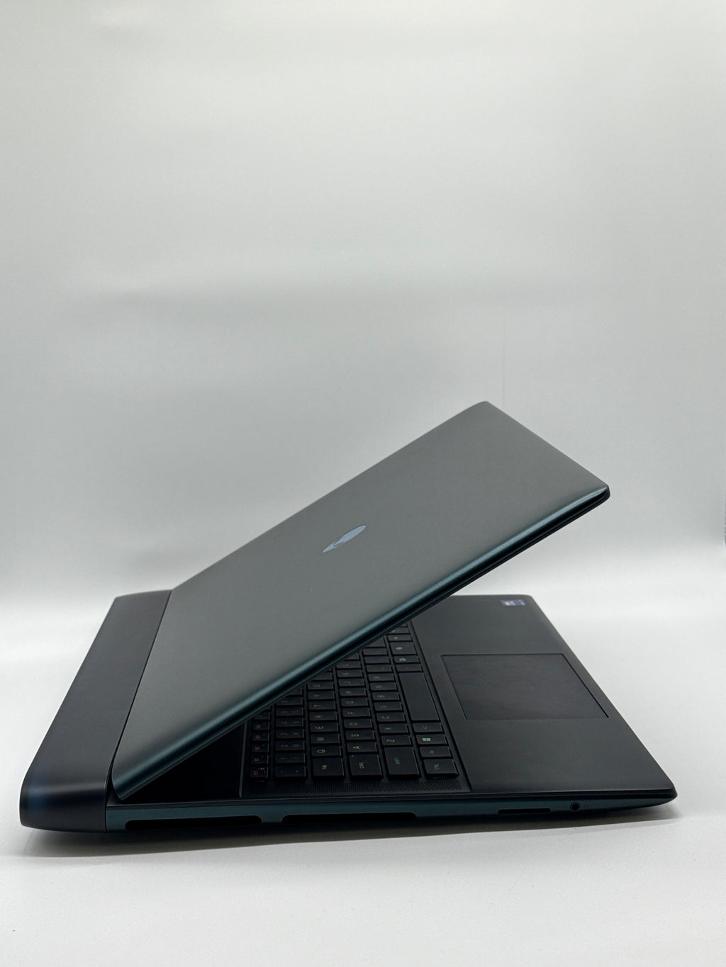 Dell Alienware 18 Area-51 Ultra 9 275HX 64GB RAM 3TB SSD RTX 5090 24GB (Warranty)